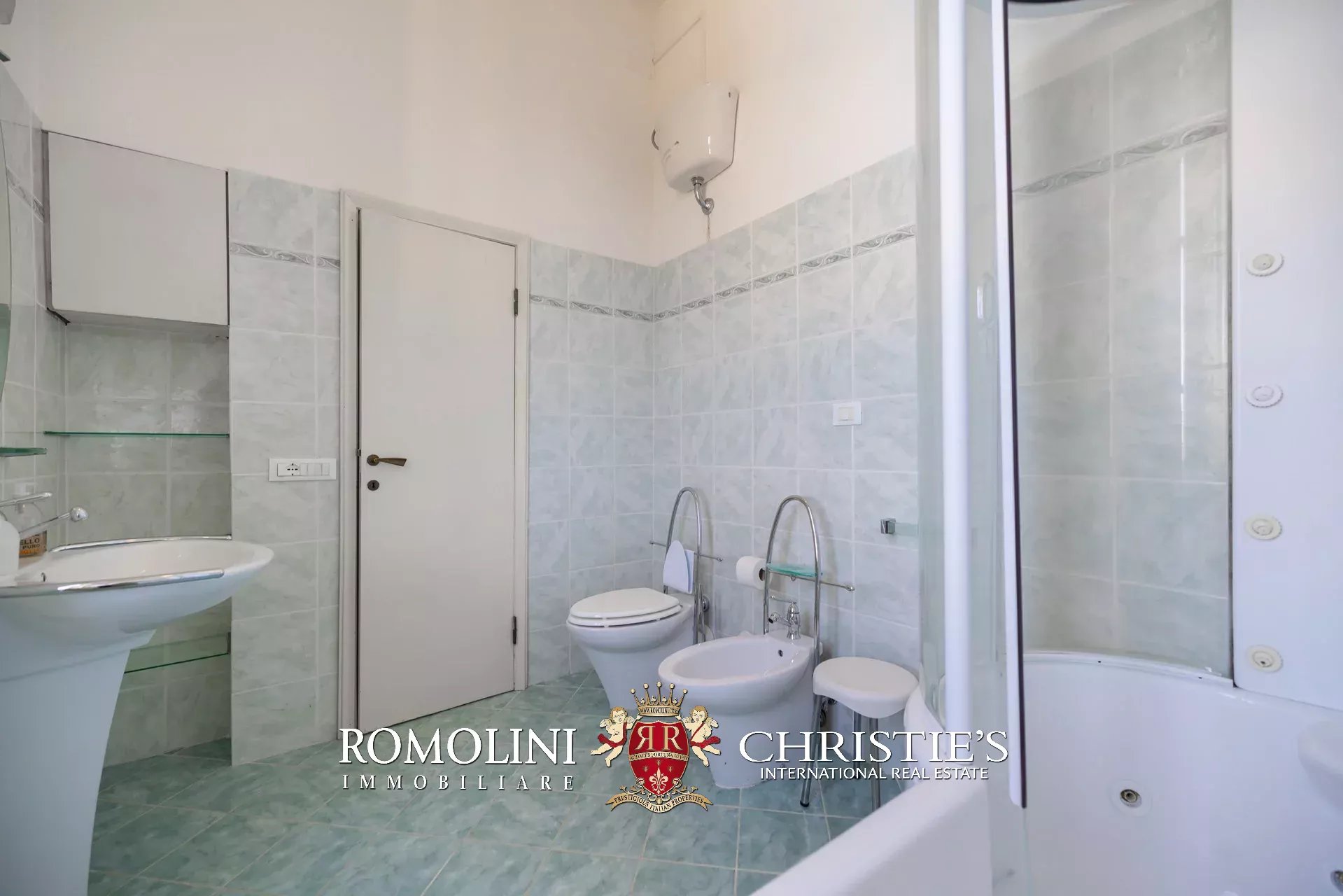 11 Bedroom Villa/Townhouse's Image 60