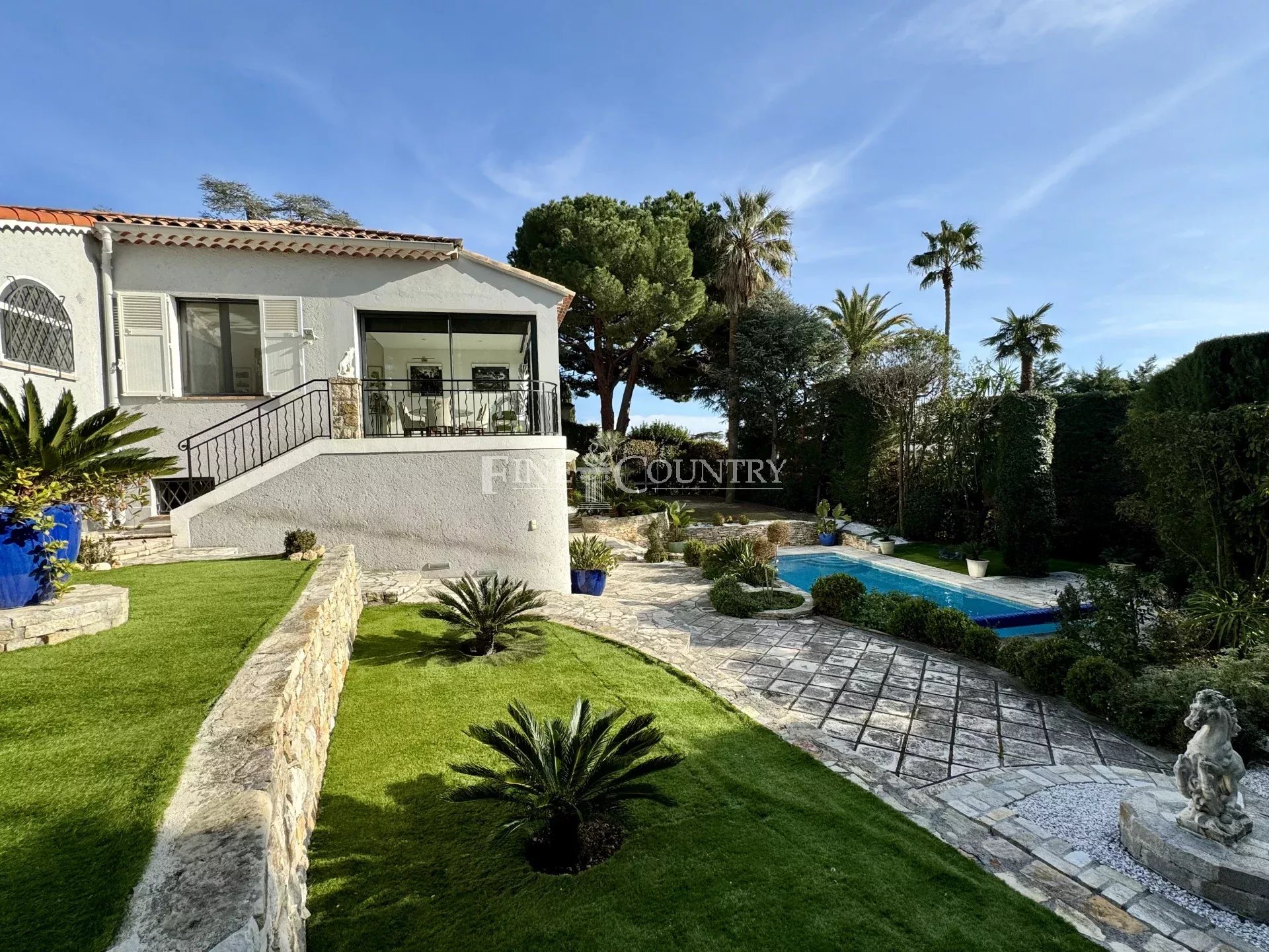 Photo of Villa for Sale In Cannes sea view