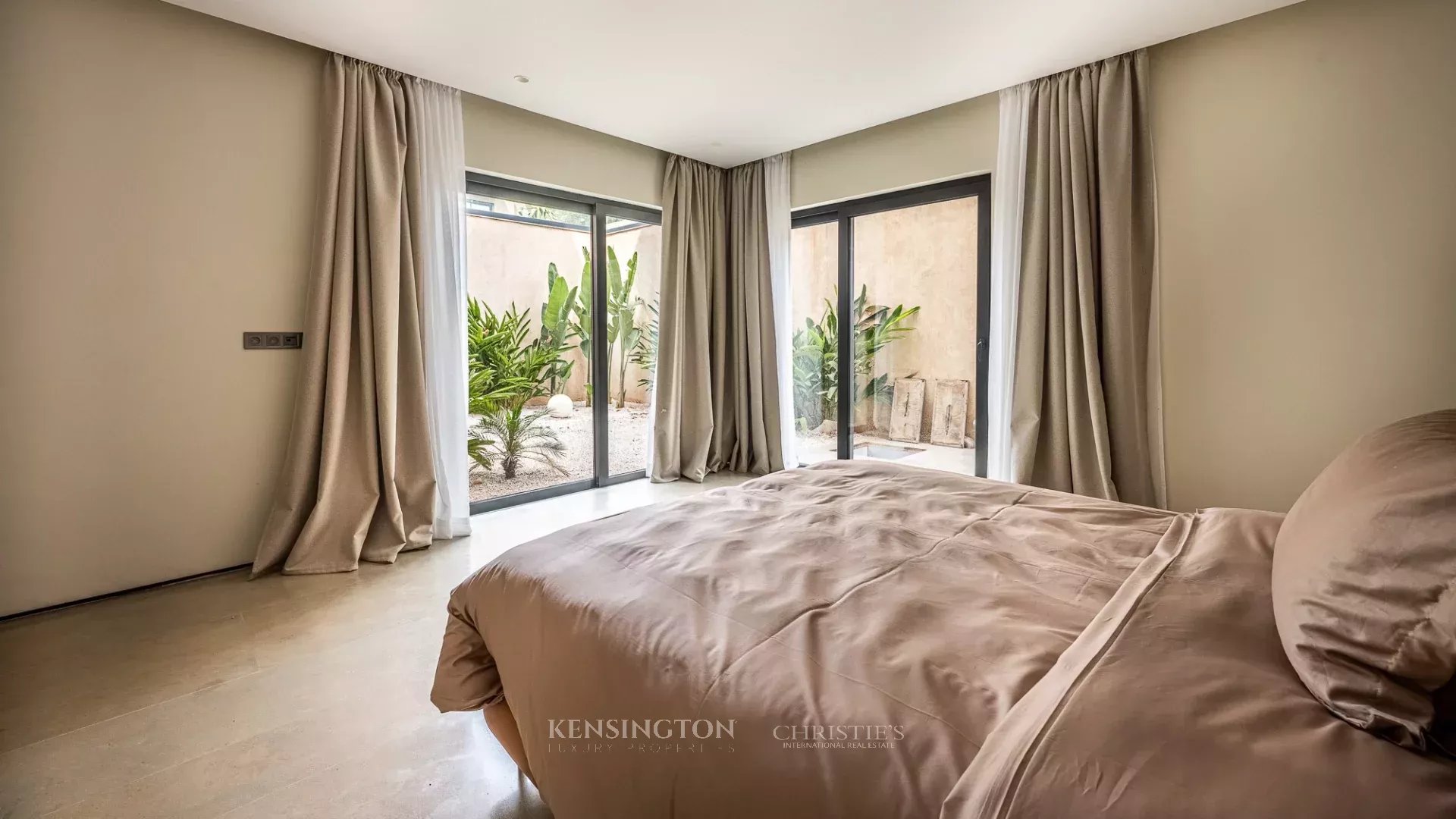 5 Bedroom Villa/Townhouse's Image 28