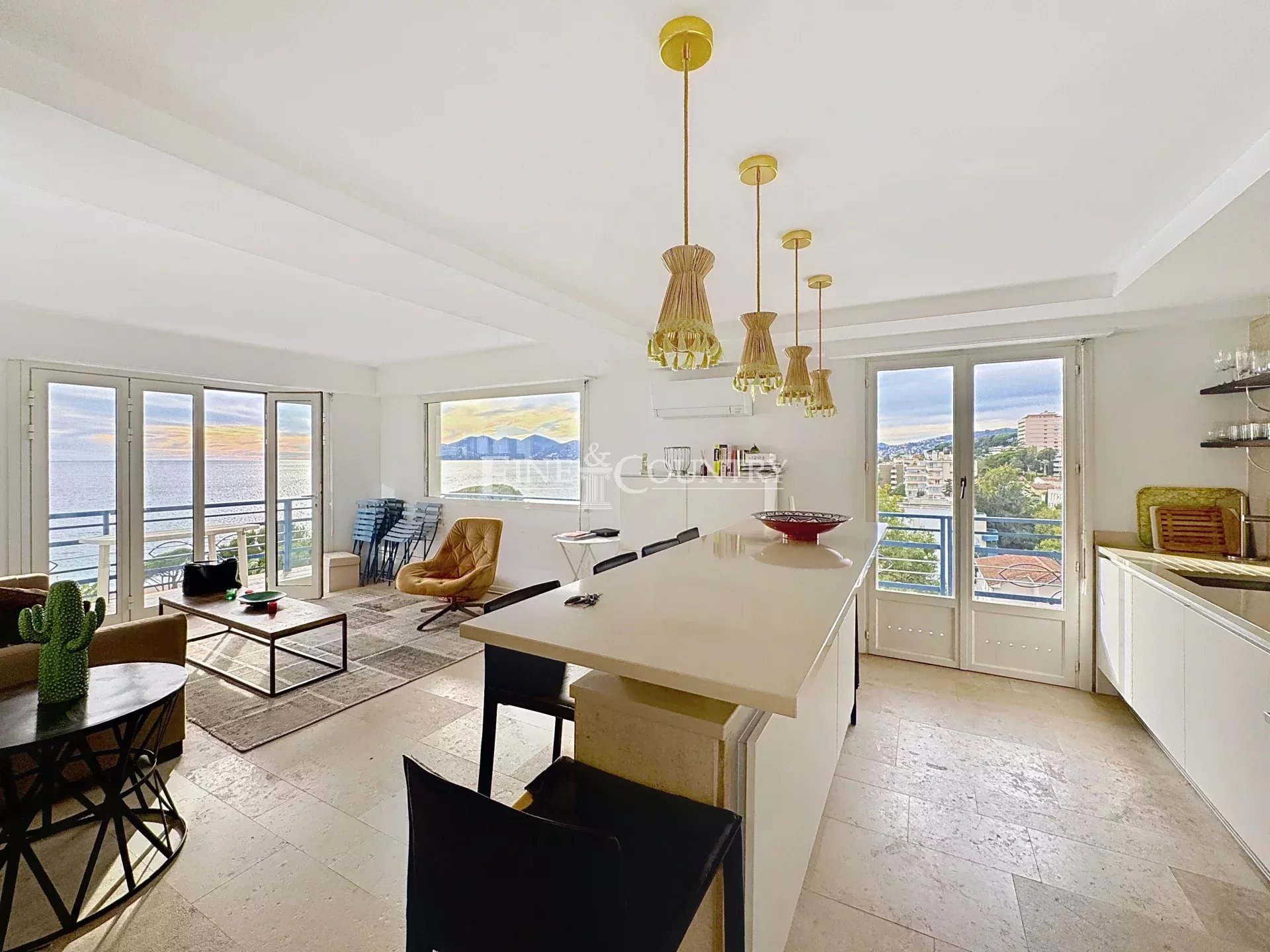Photo of Apartment for sale in Cannes Croix des Gardes with panoramic sea view