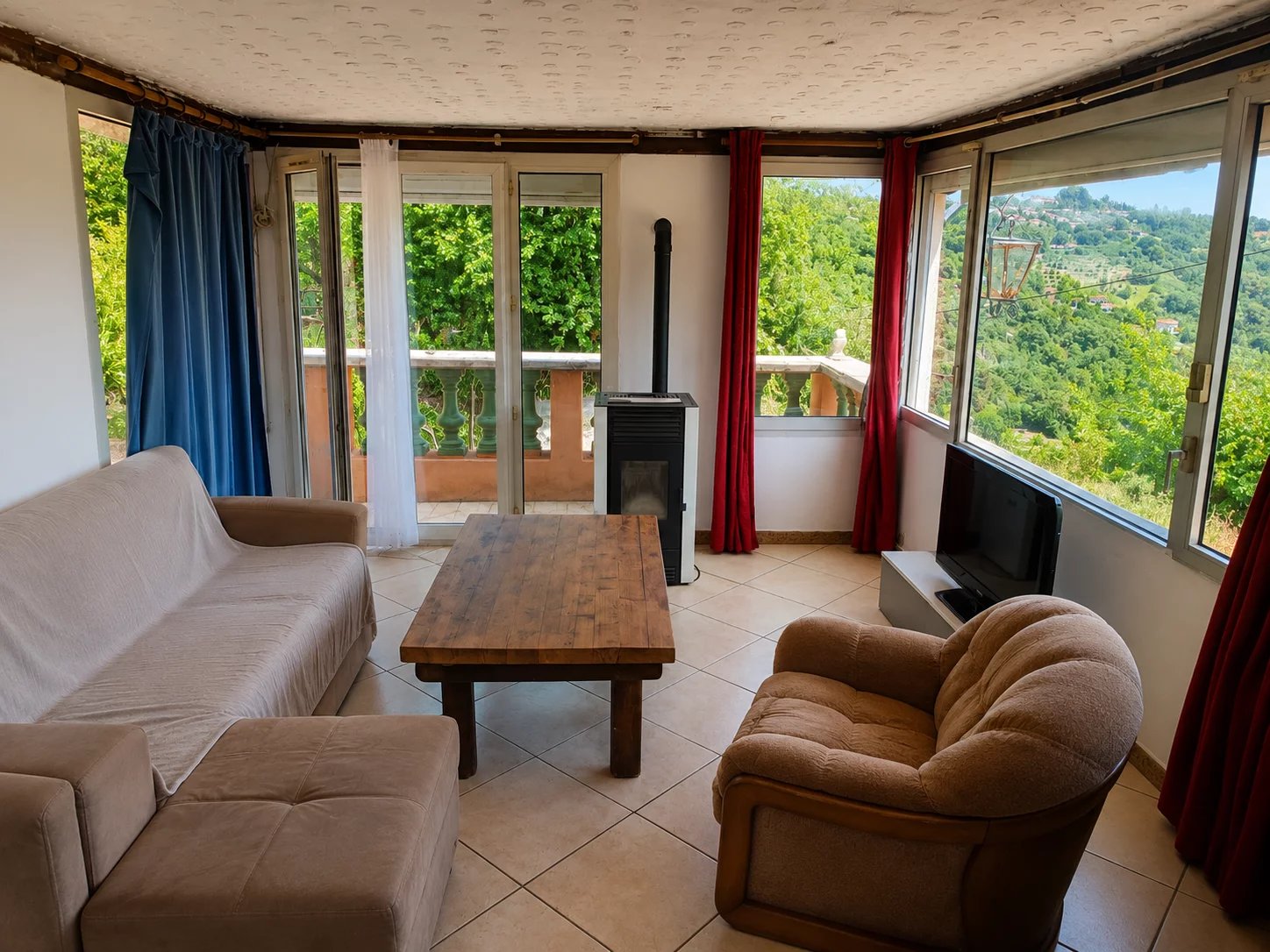 Saint-Agnès – Maison avec vaste terrain constructible, vue panoramique et fort potentiel — photo 4