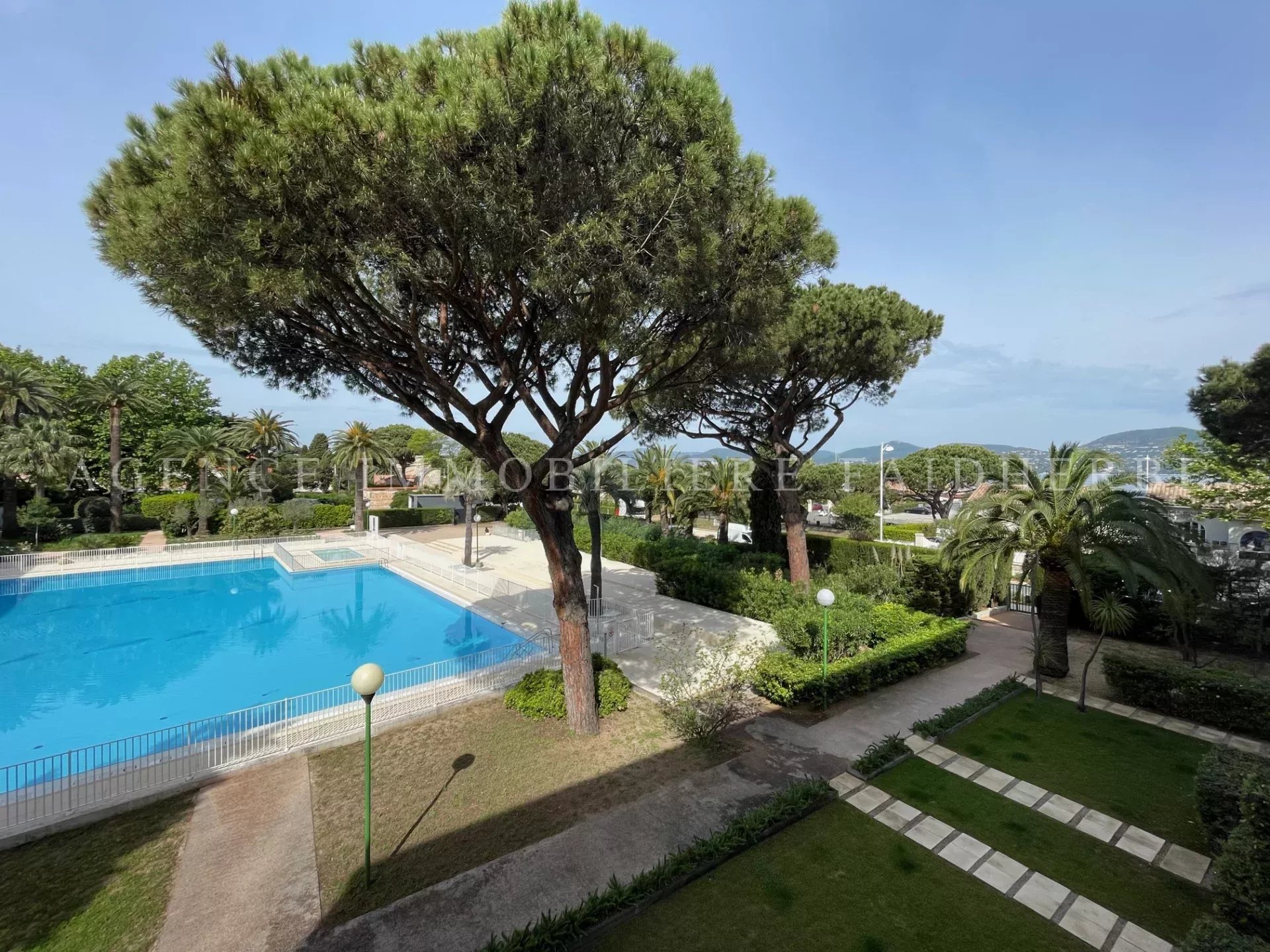 Appartement in Residence with pool REF 133