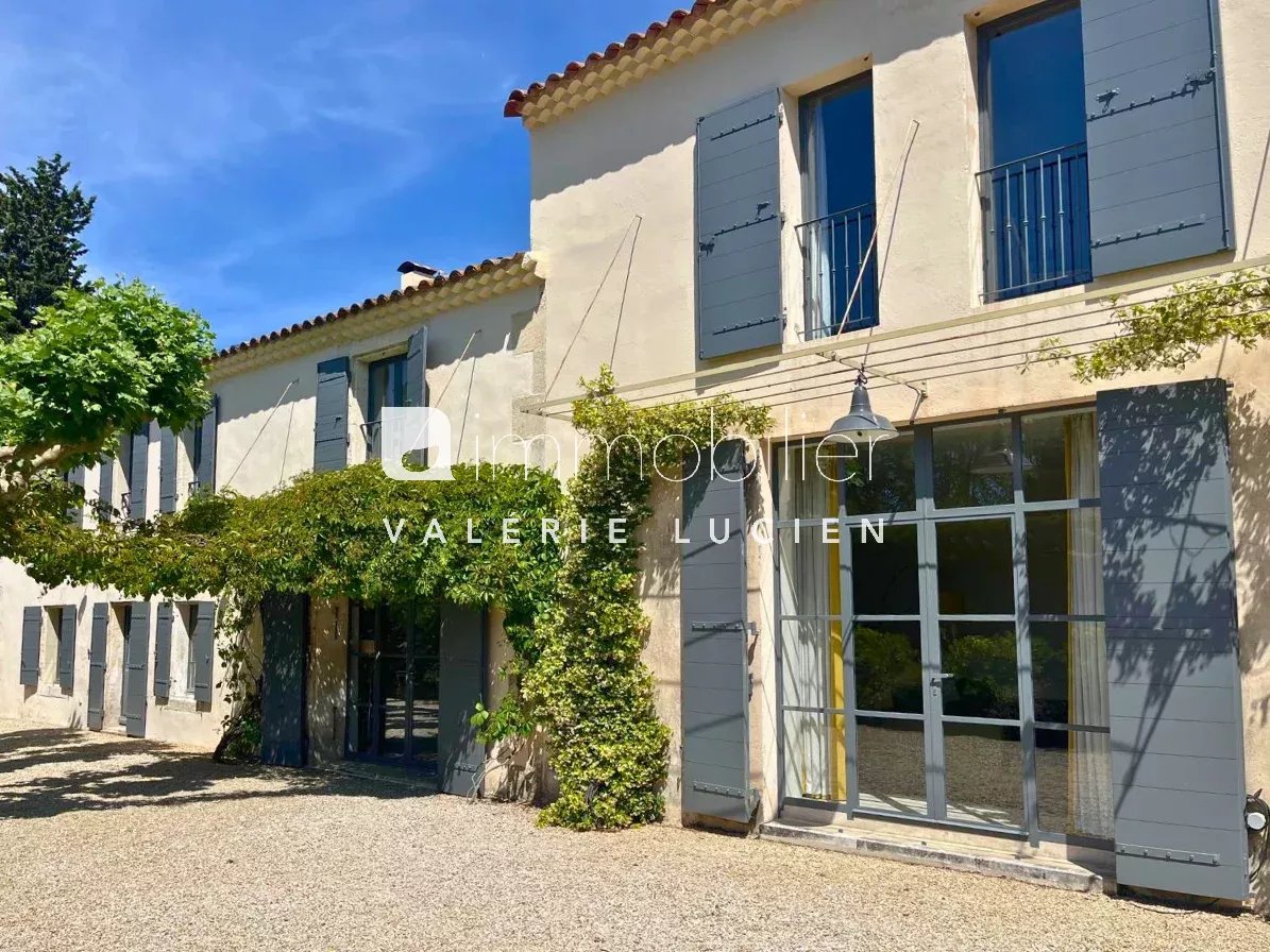 Authentic farmhouse near the center of Saint-Rémy-de-Provence