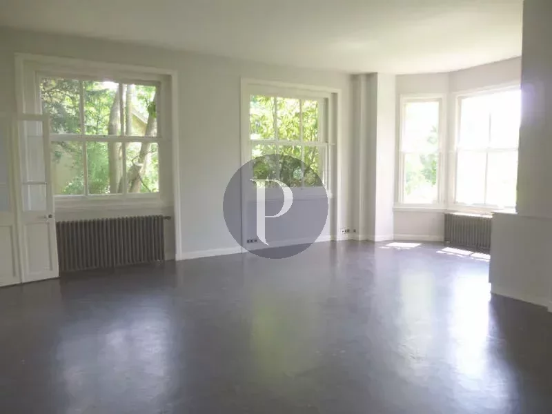 location-maison-8-pieces-verrieres-le-buisson-83872832