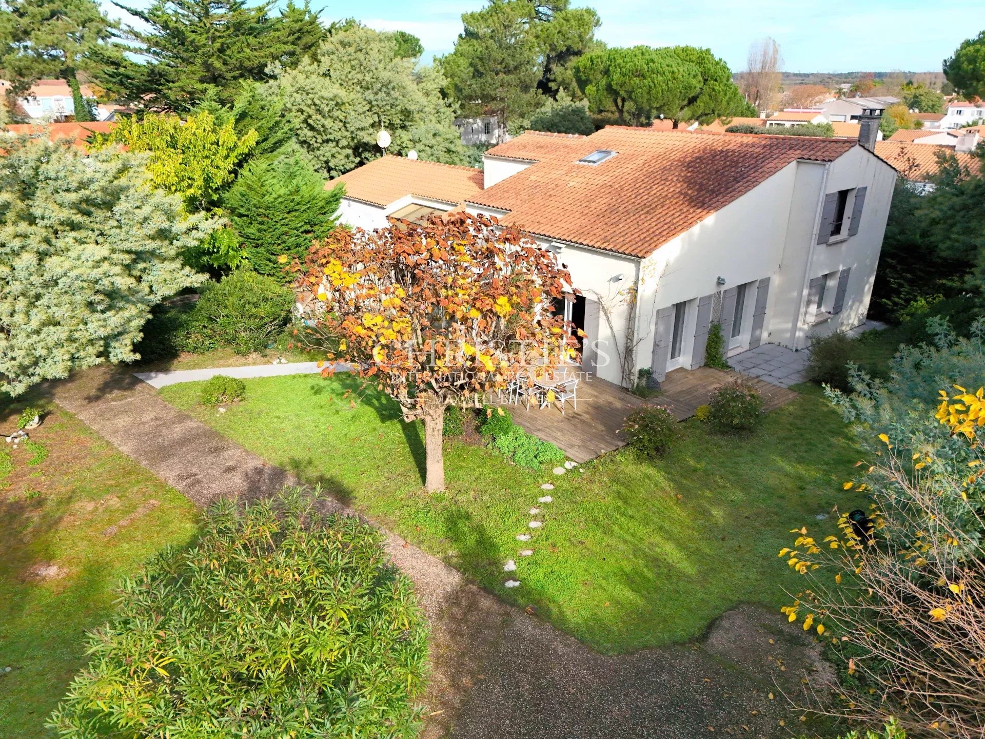 6 Bedroom Villa/Townhouse's Image 32