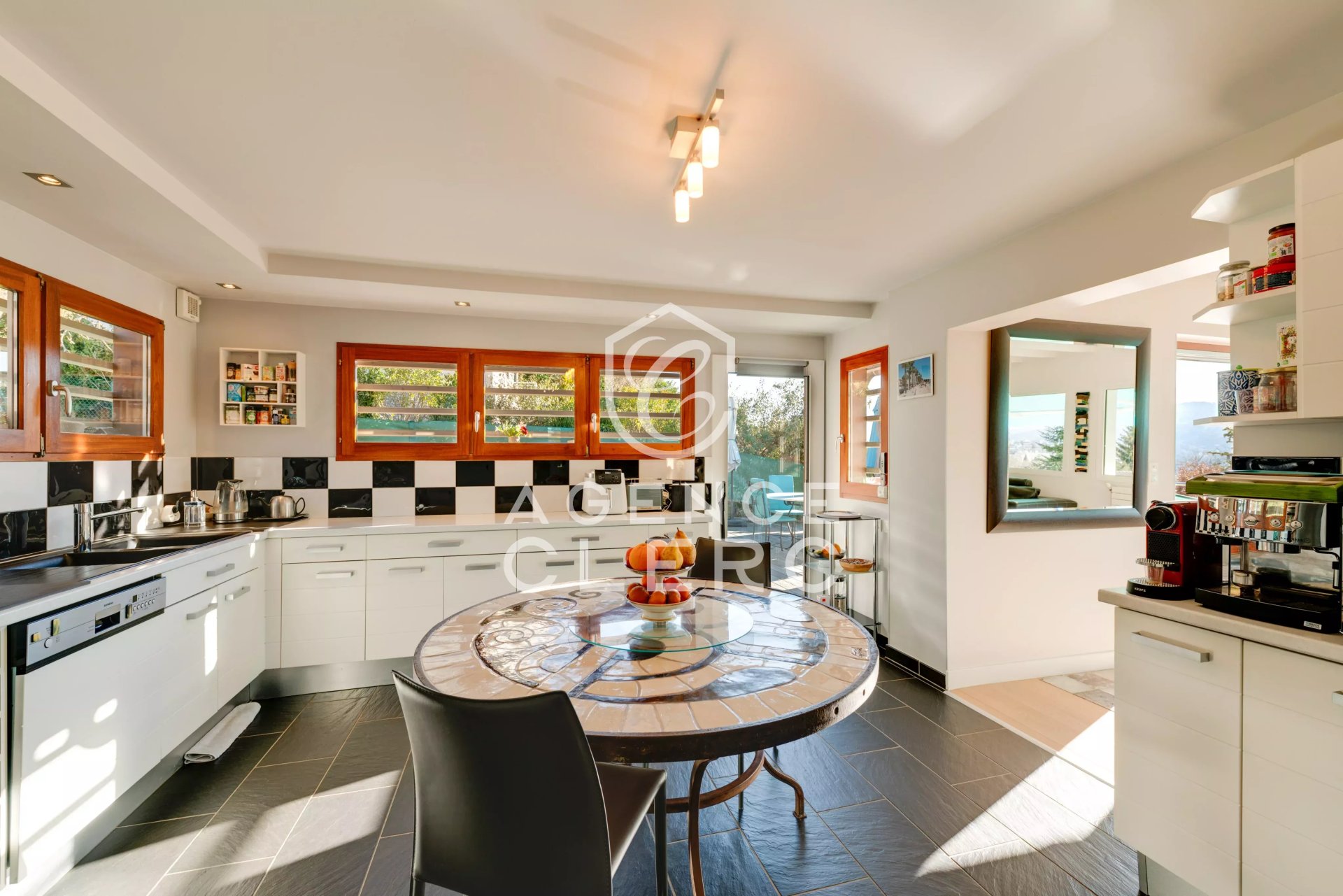 5 Bedroom Villa/Townhouse's Image 14