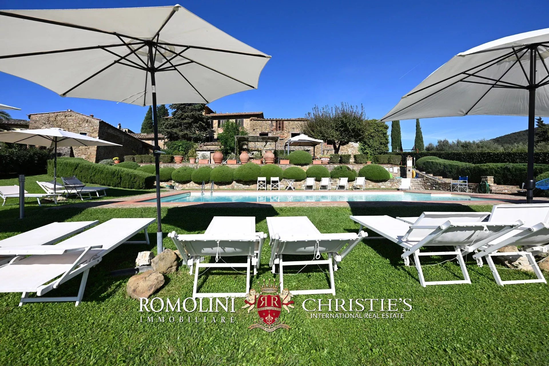 17 Bedroom Vineyard's Image 16