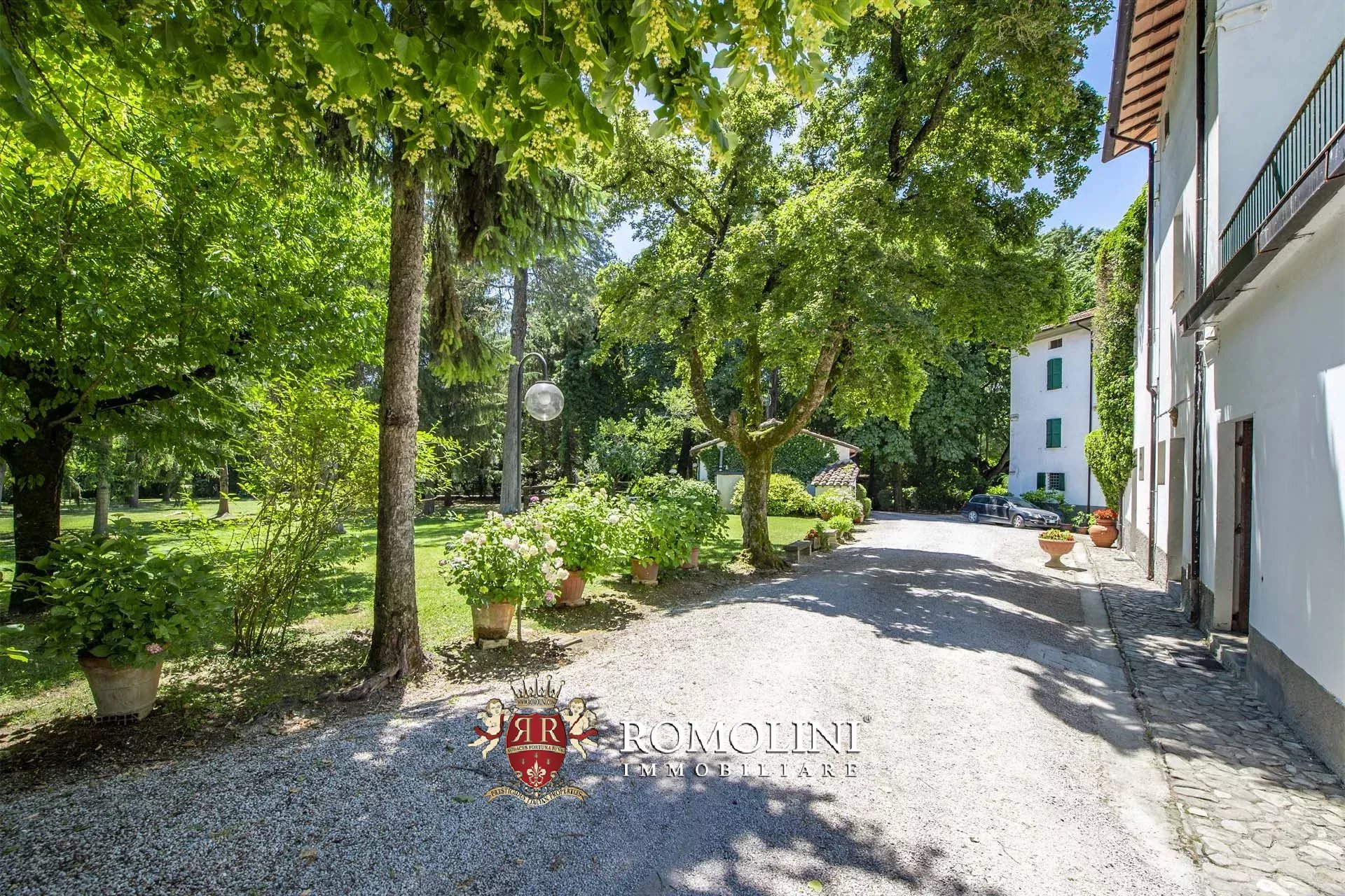 33 Bedroom Villa/Townhouse's Image 12