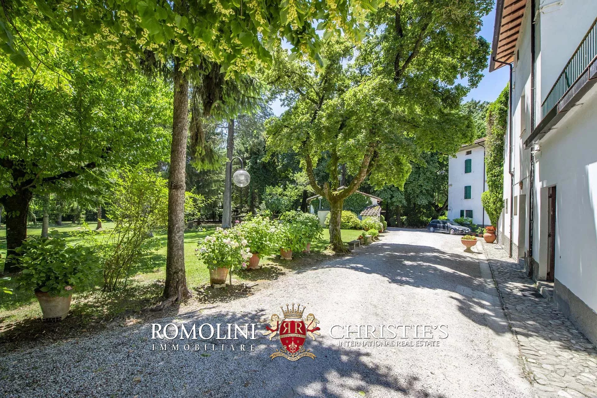 33 Bedroom Villa/Townhouse's Image 12