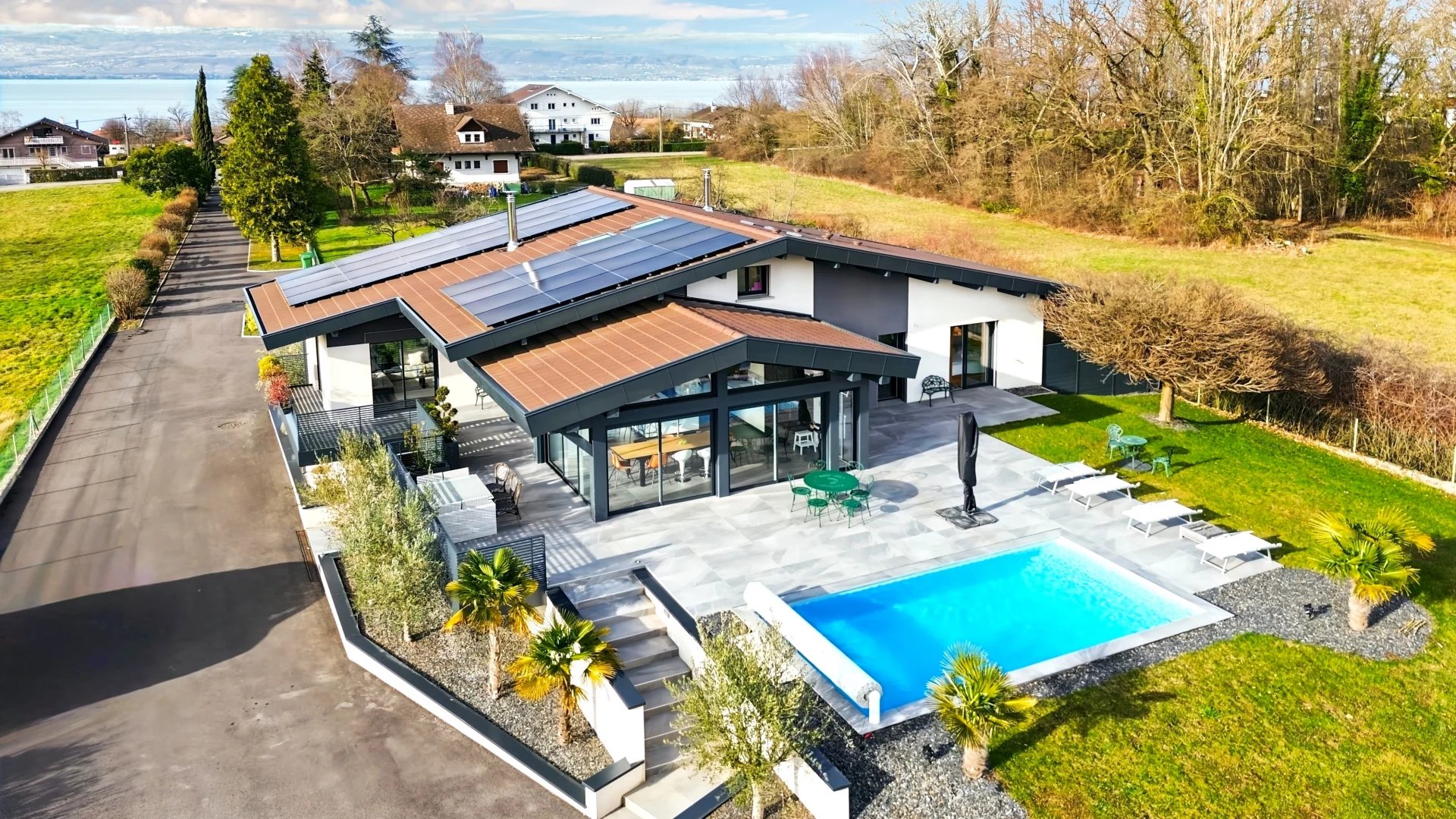 Superbe Villa moderne au calme à proximité du lac  !