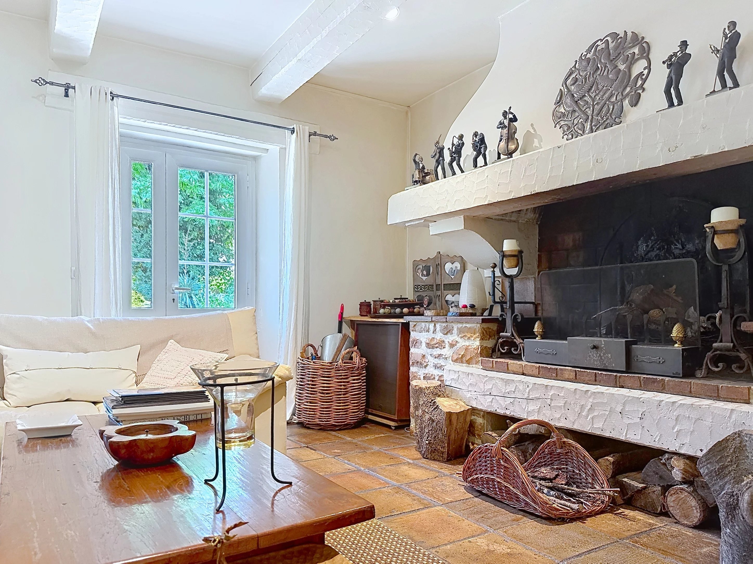 Exceptional property with 19th-century mill, detached villa, 2 pools on 1.6 hectares