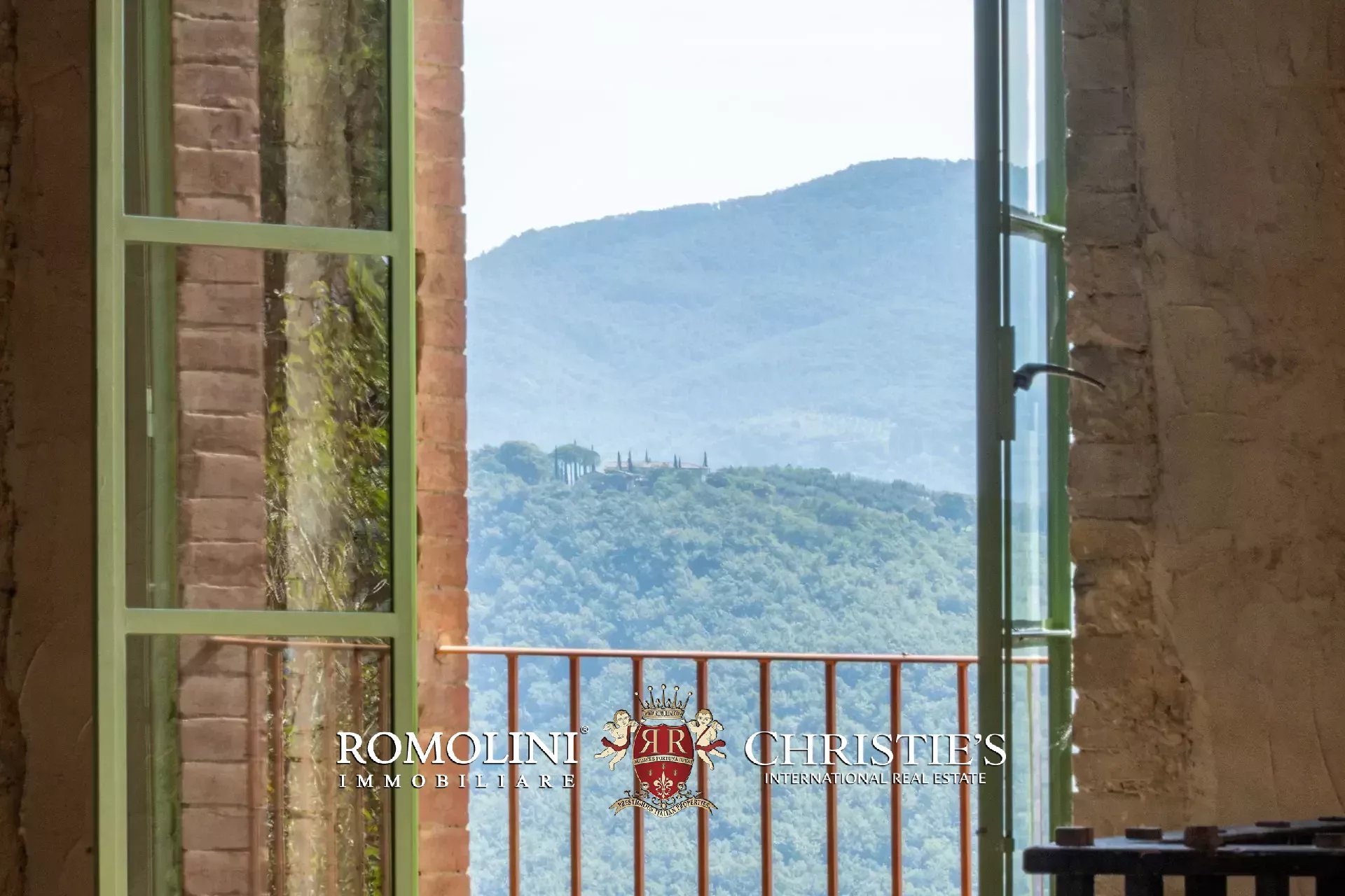 10 Bedroom Villa/Townhouse's Image 76