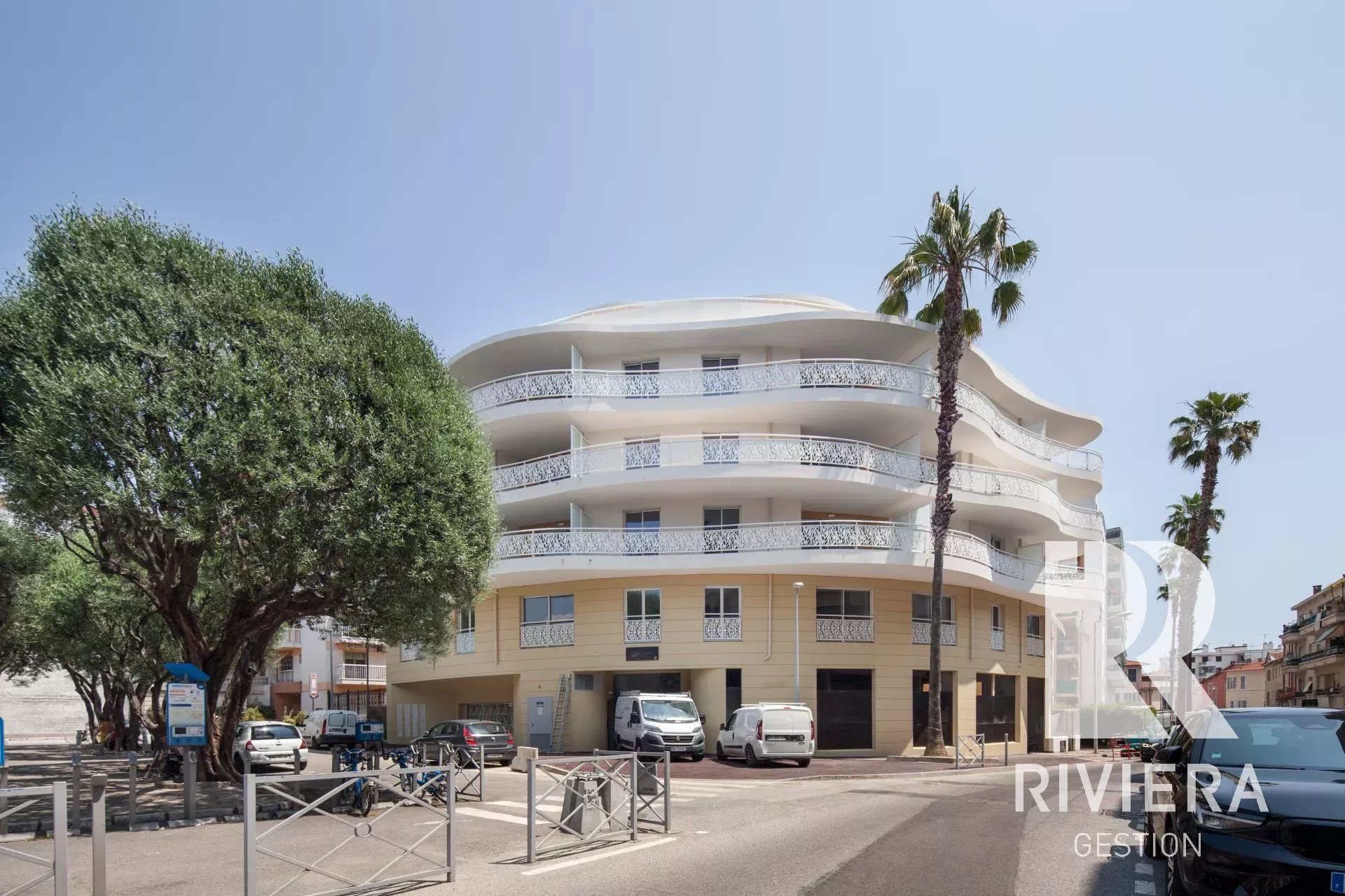 Agence immobilière de 