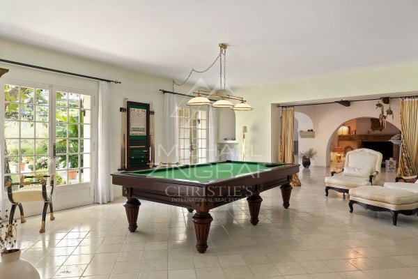 Legacy Estate in Grasse: Luxury 13-Bedroom Villa Near Cannes — photo 7