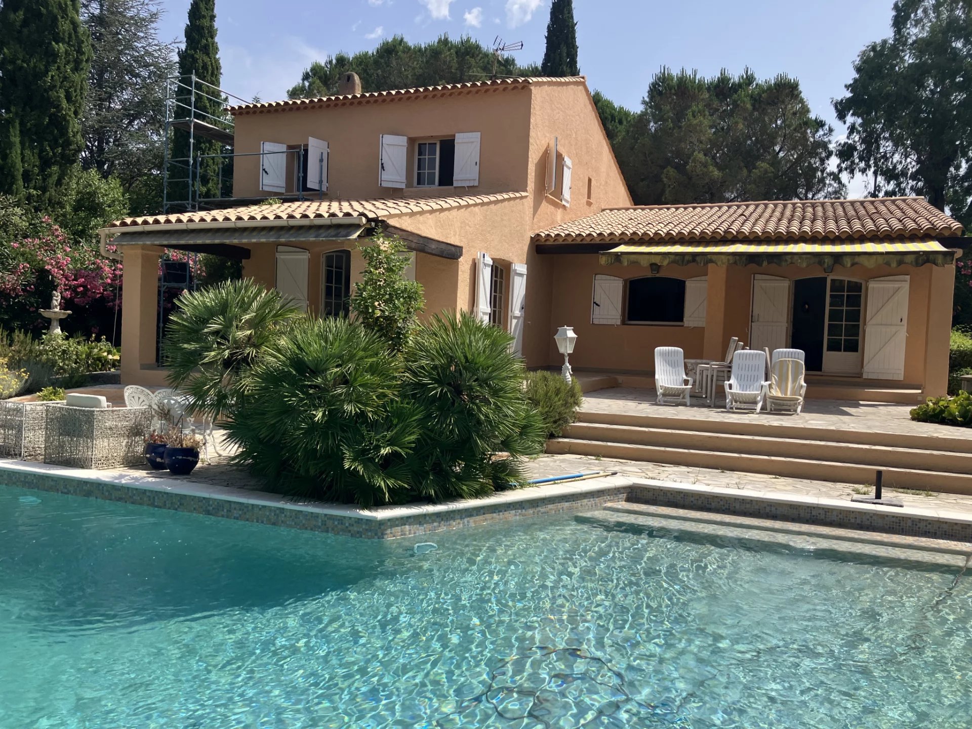 A MANDELIEU (06) quartier Minelle, villa 5/6 avec piscine