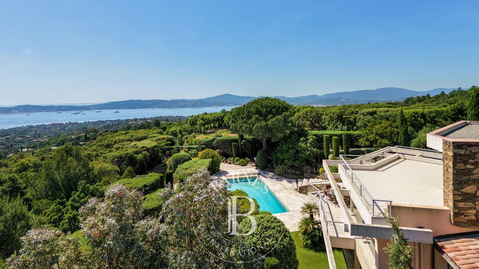 Villa Grimaud  -  ref 87086711 (picture 1)