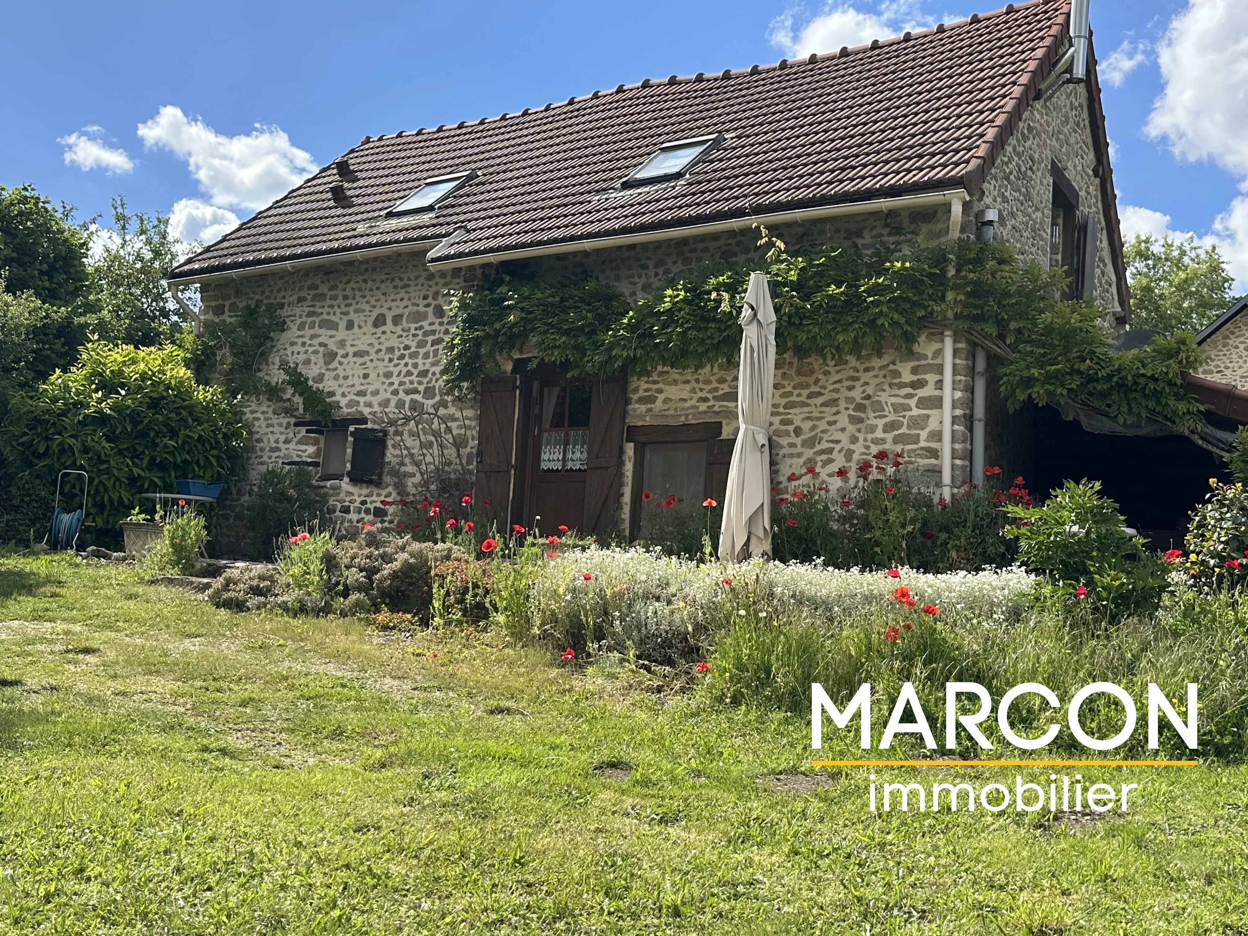MAISON EN PIERRES