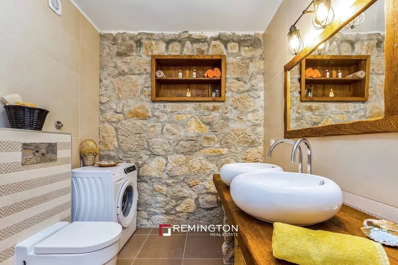 2 Bedroom Villa/Townhouse's Image 6