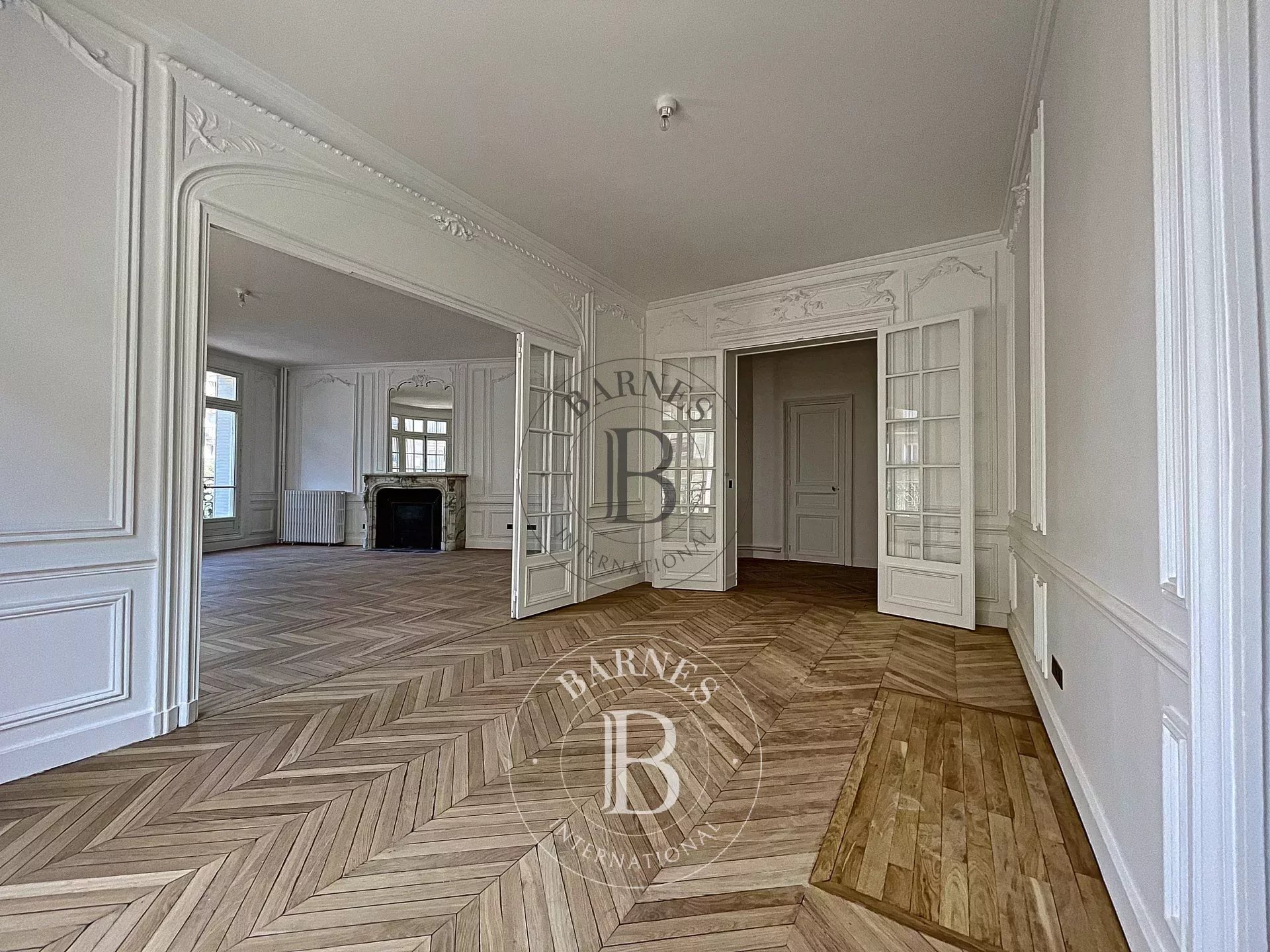 Daire Paris 8ème - picture 5