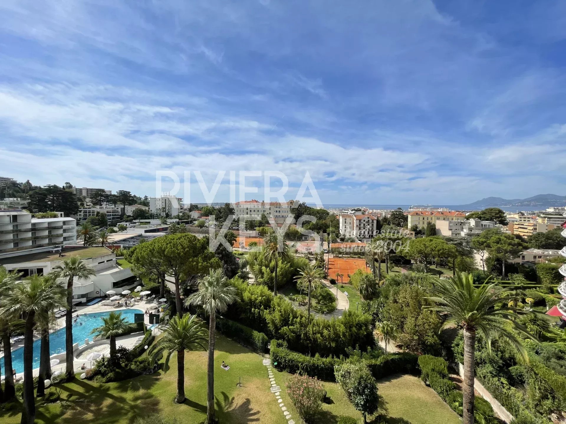 CANNES, Montfleury : Grand appartement, terrasses, vue mer, piscine