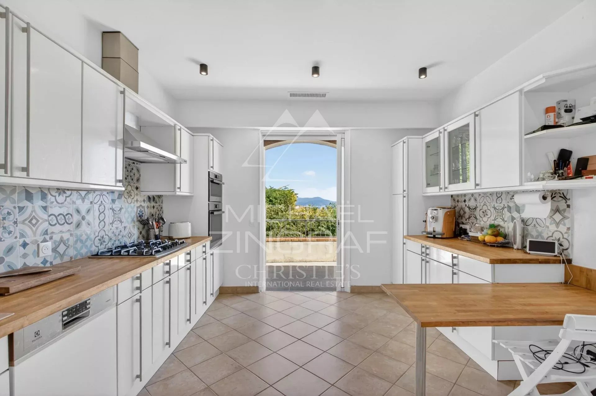 4 Bedroom Villa/Townhouse's Image 6