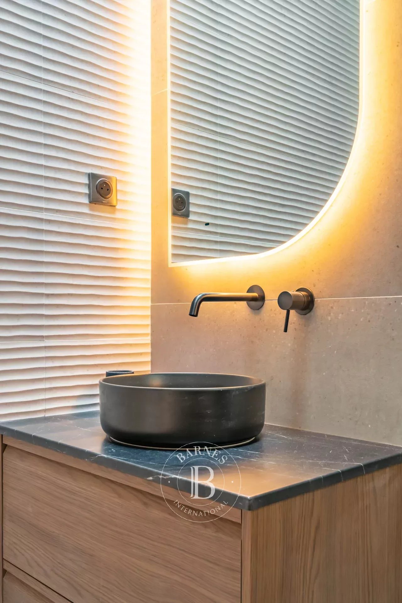 Daire Paris 8ème - picture 18