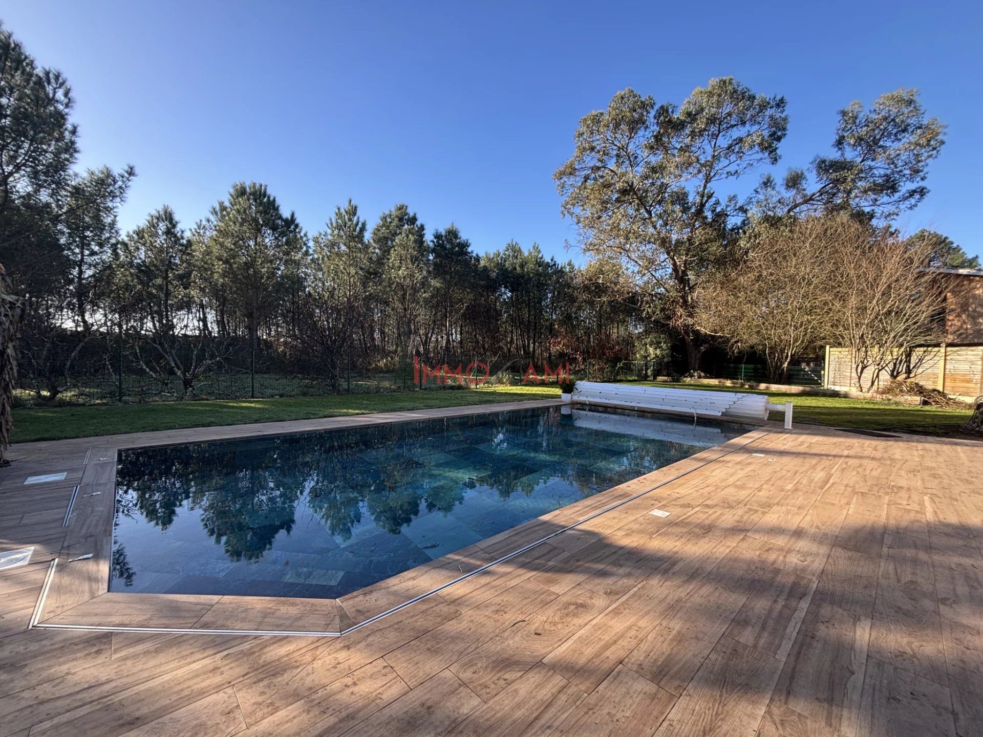 Location saisonnière - Villa d'Exception avec piscine - Vue