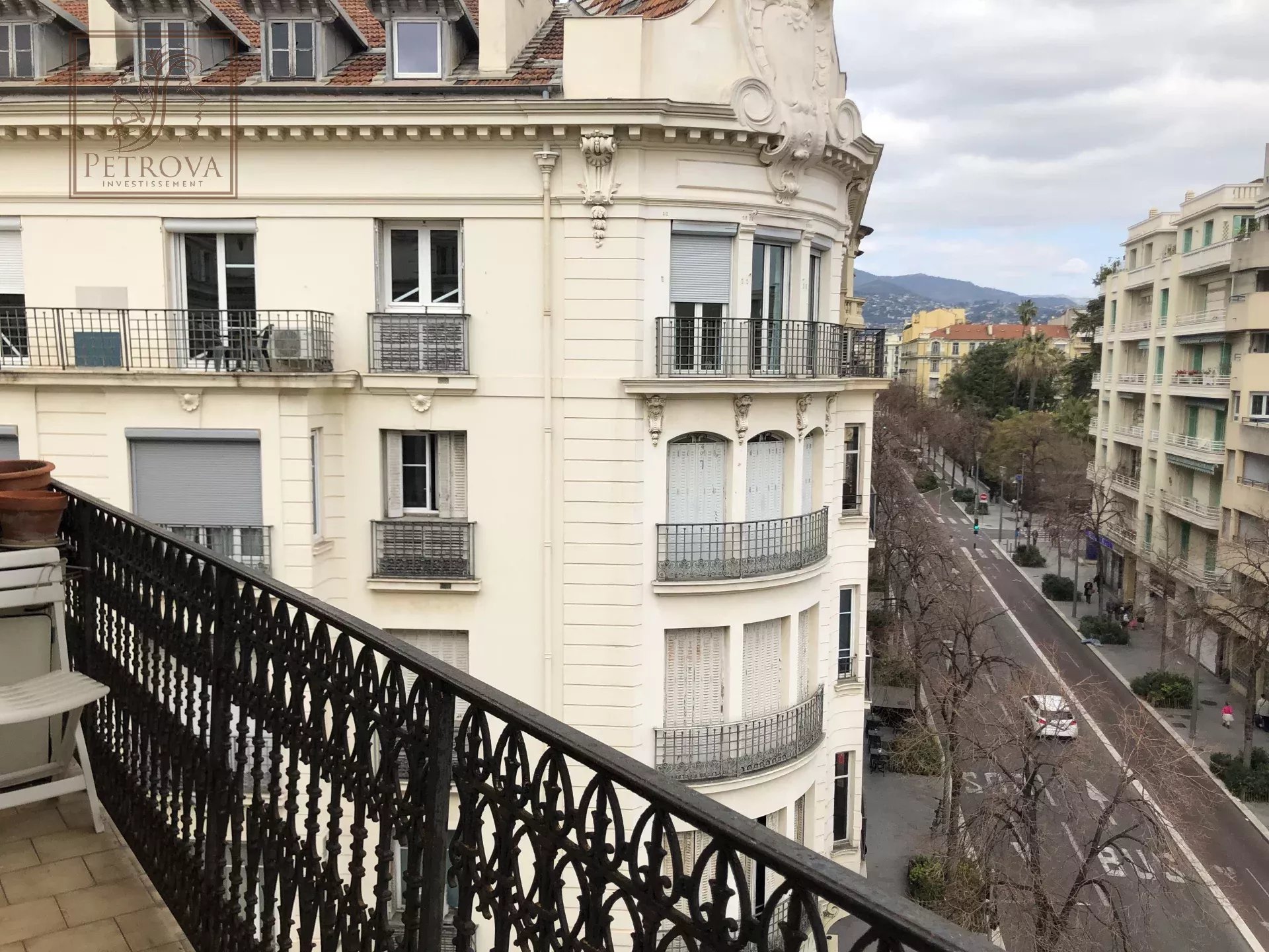 Agence immobilière de 