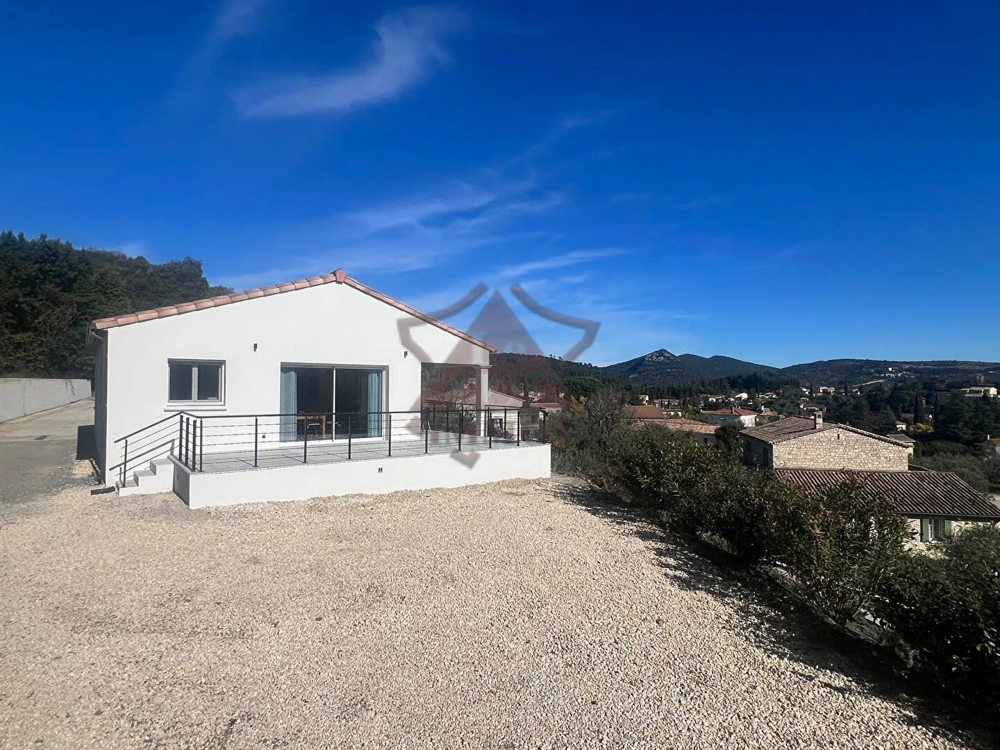 Villa de plain pied sur les hauteurs