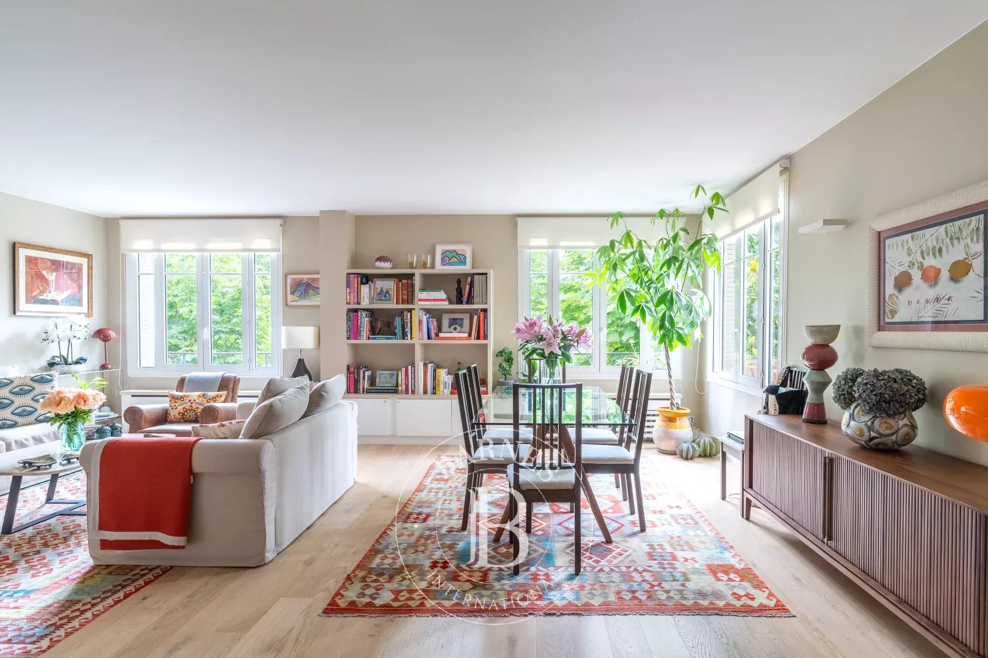 Sole agent - Neuilly - Argenson  Apartment in immaculate condition - 3-bed - Unobstructed views