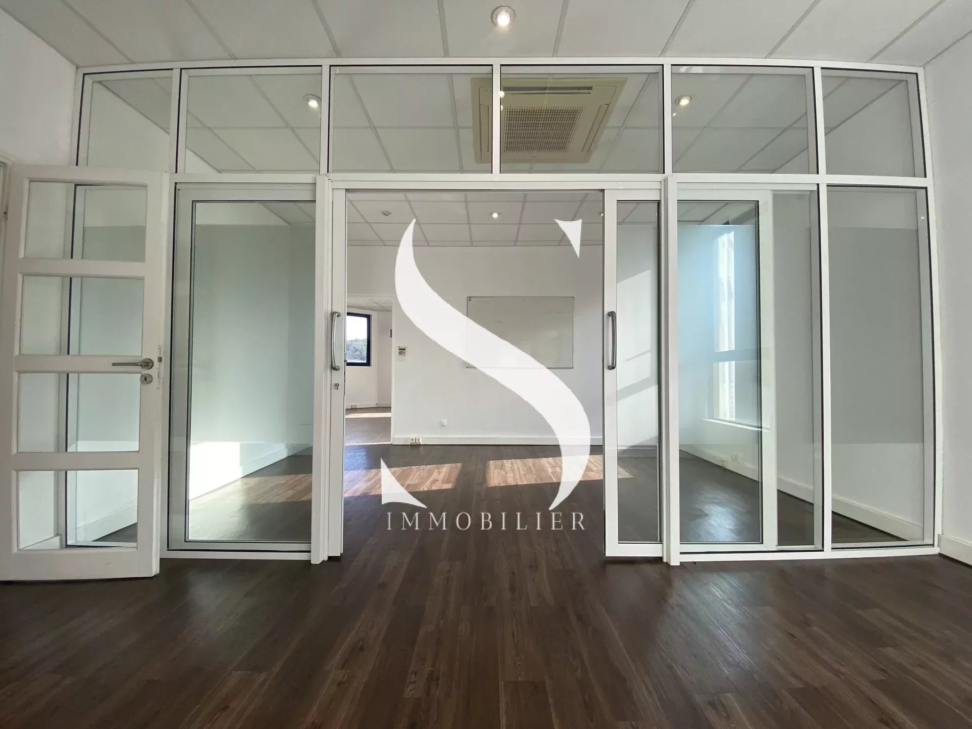 VALLAURIS - Limite ANTIBES - Bureaux à vendre de 140m2 environ - Photo 5