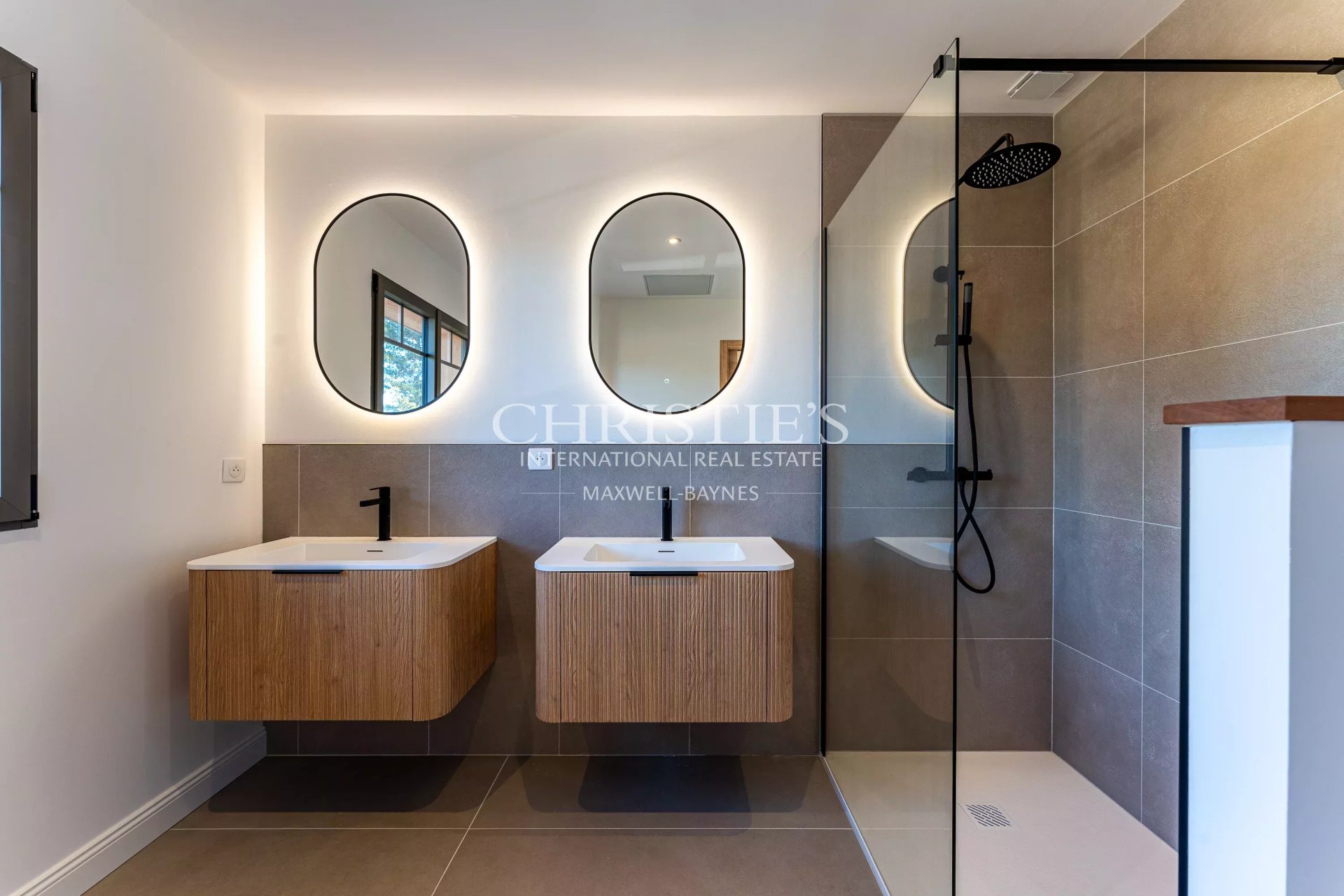 4 Bedroom Villa/Townhouse's Image 19