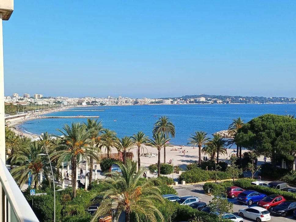 Meublé: Studio de 26m² avec terrasse de 15m² et piscine
