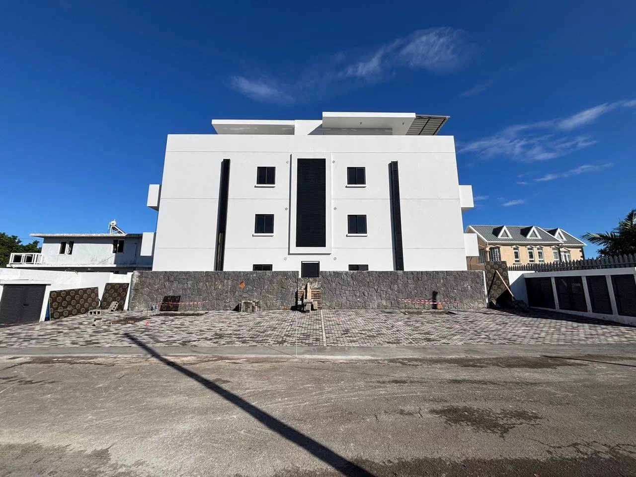 R+2 apartment for sale.