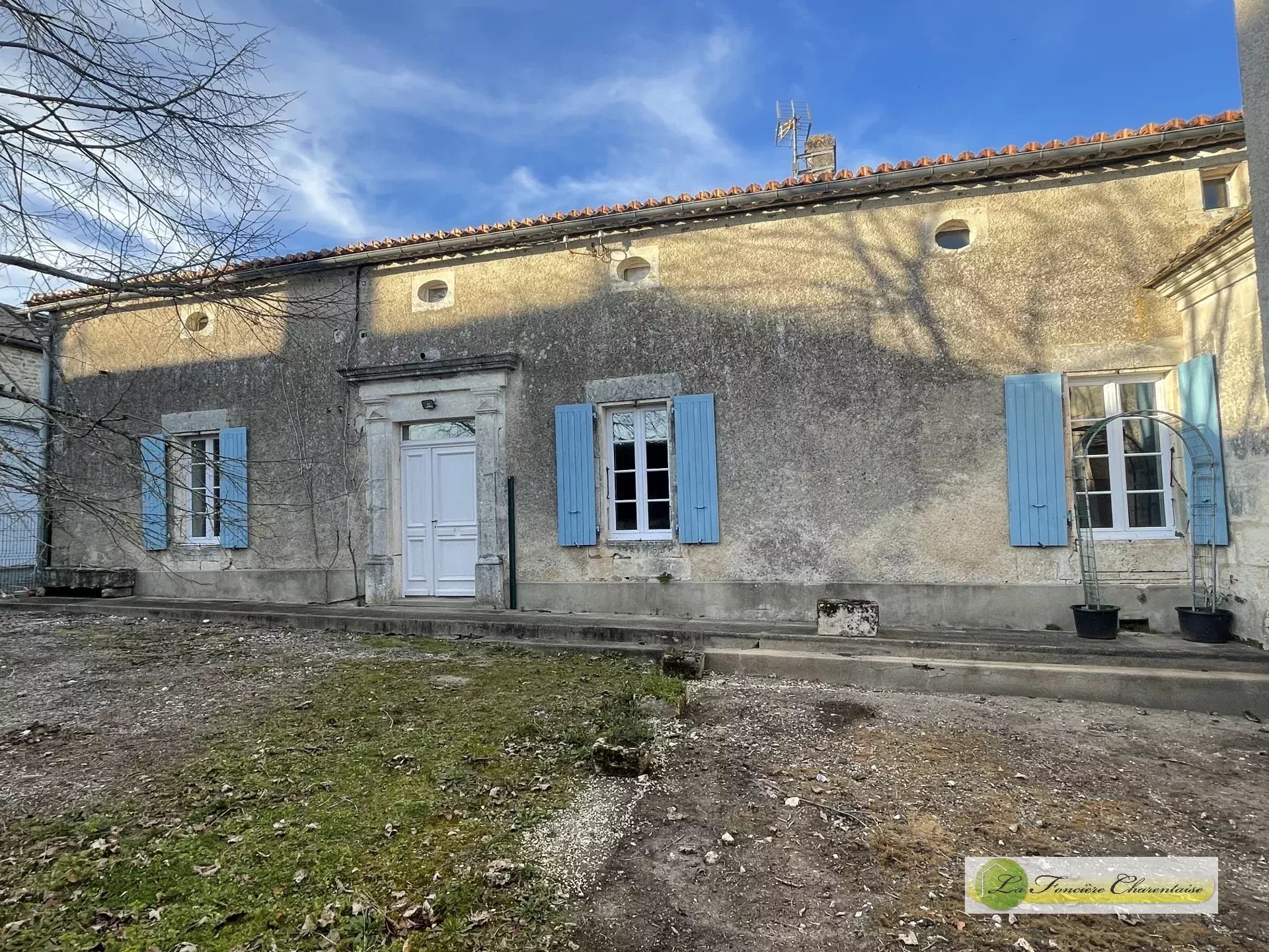 Rental Village house Champniers