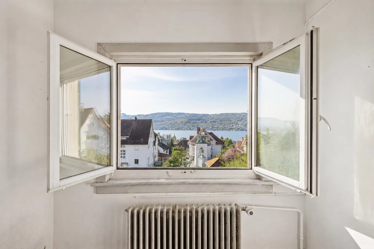 Spacious property with lake views and potential