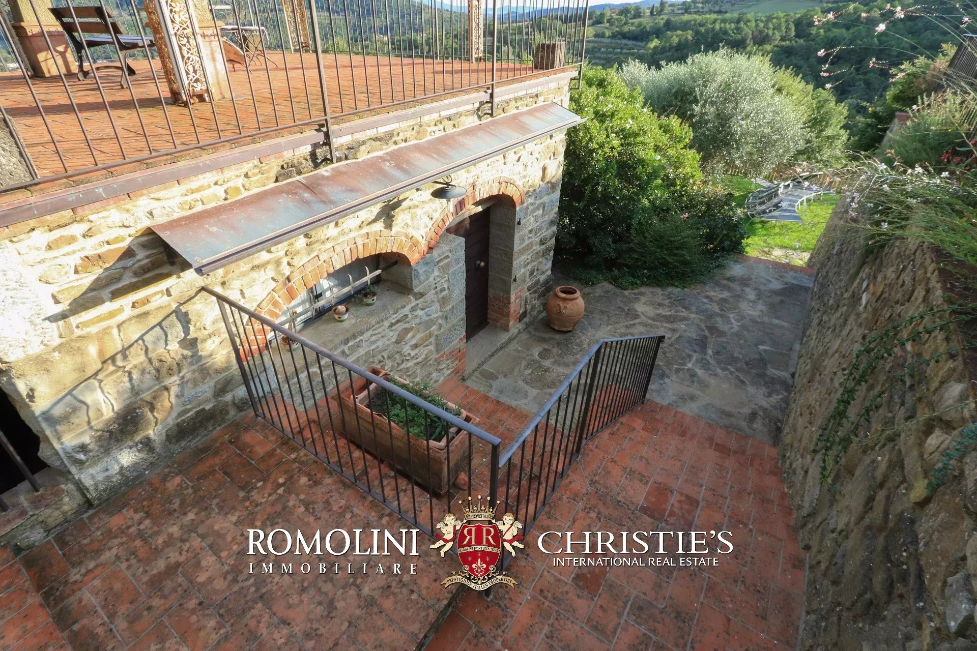 6 Bedroom Villa/Townhouse's Image 34