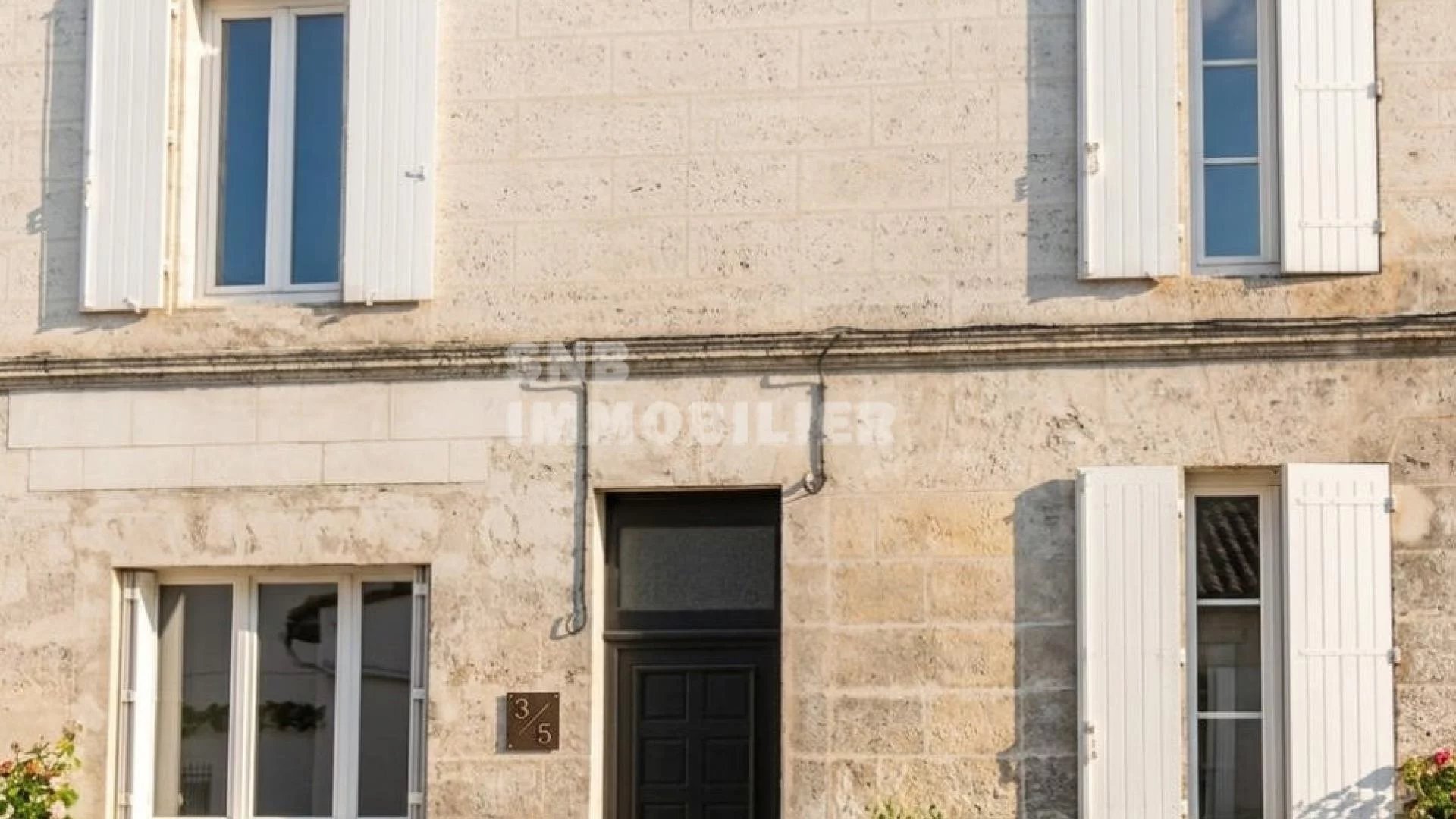 MAISON ANCIENNE T4 ET MAISON T2 AVEC PISCINE
