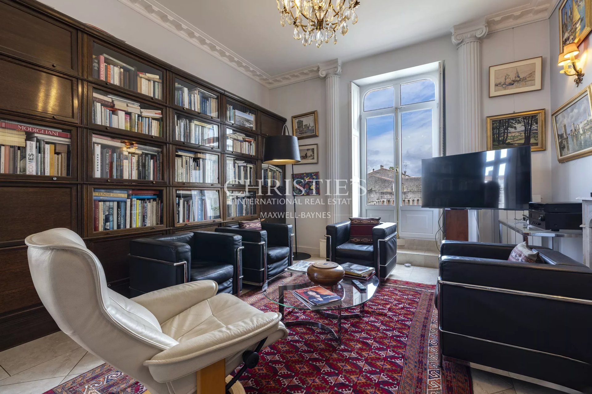 7 Bedroom Villa/Townhouse's Image 11