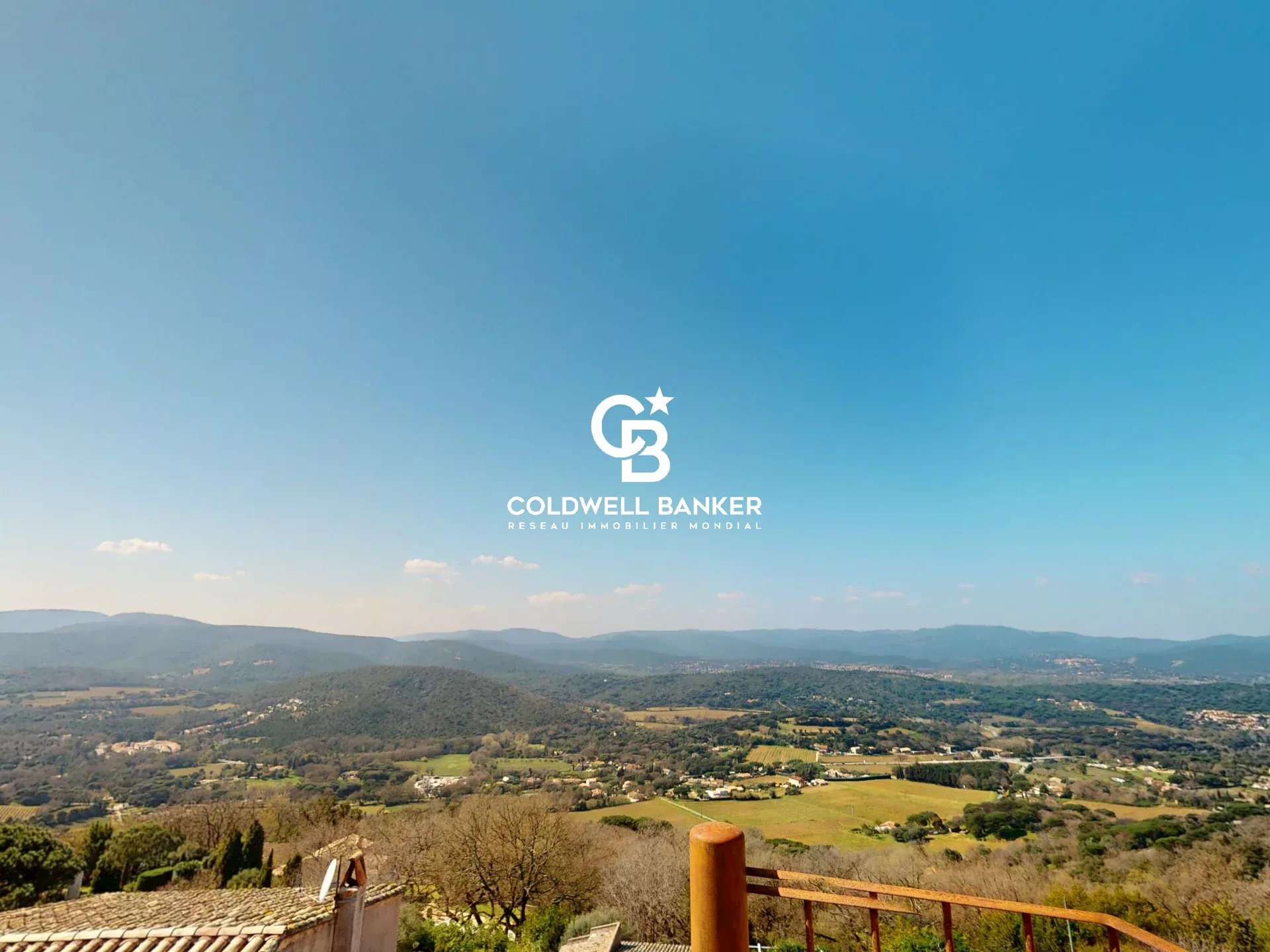 Au cœur de Gassin, maison de village avec panorama unique