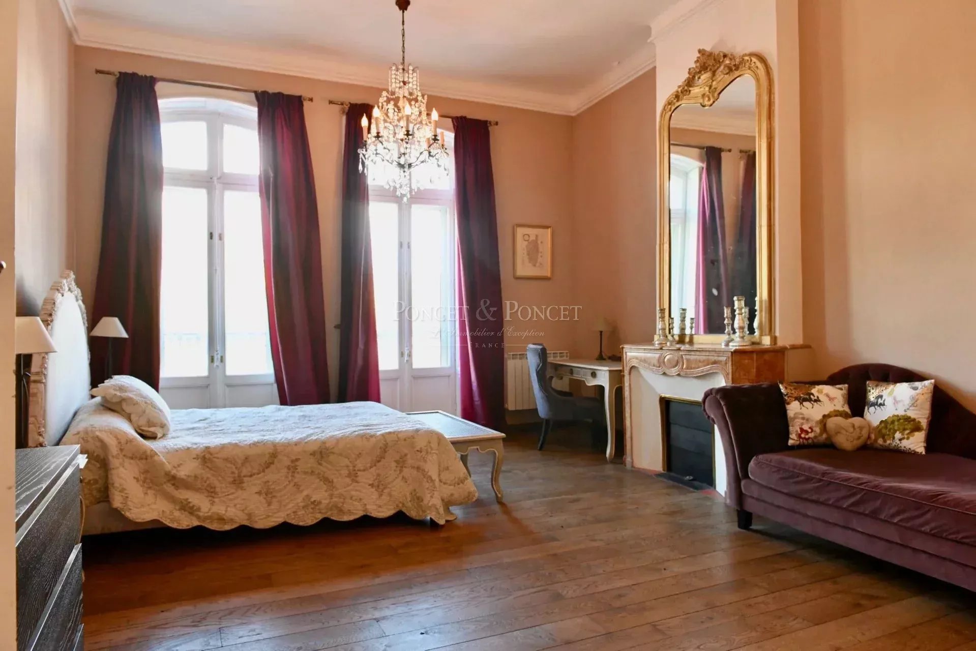 9 Bedroom Villa/Townhouse's Image 11