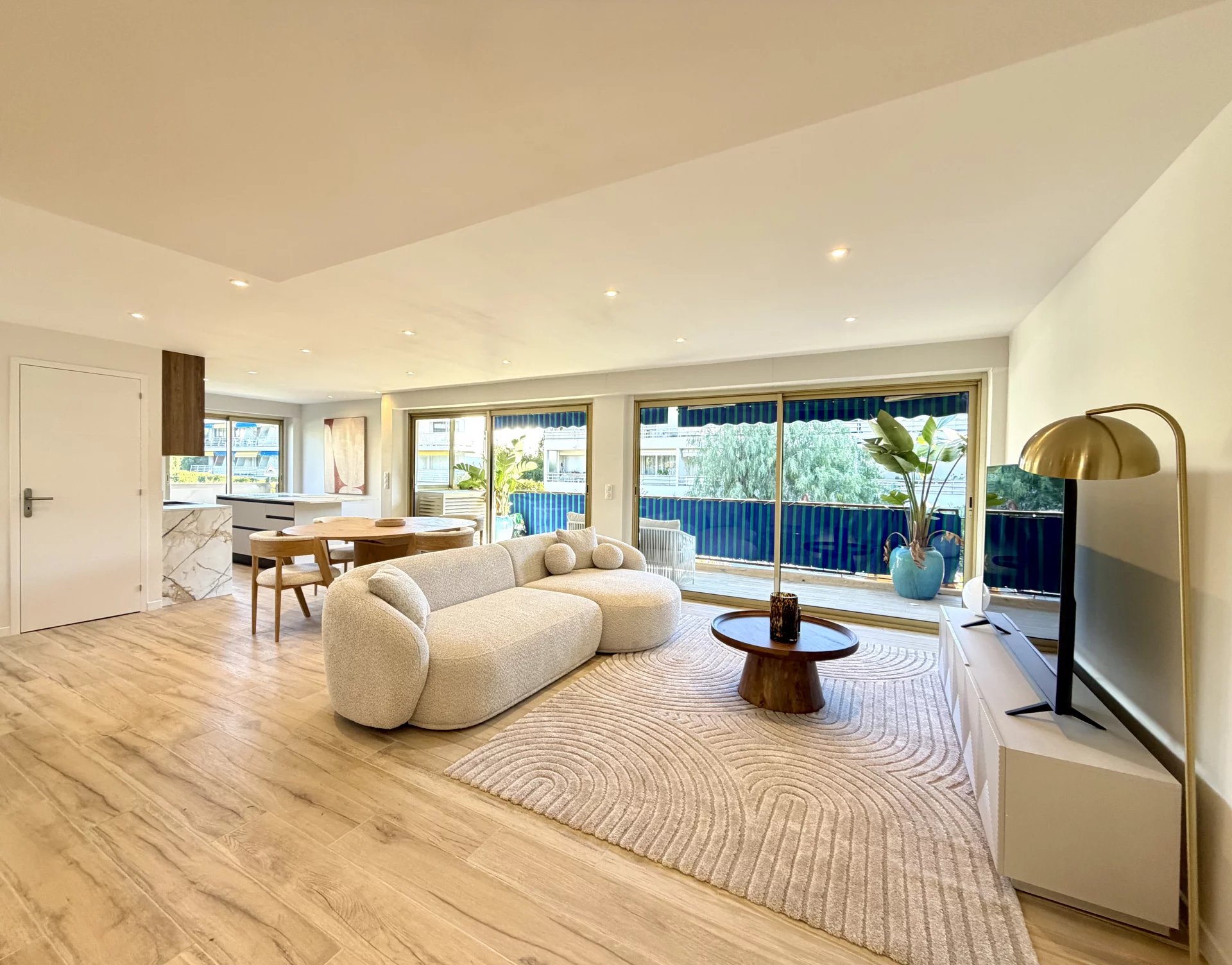 Sale Apartment - Cannes Pointe Croisette