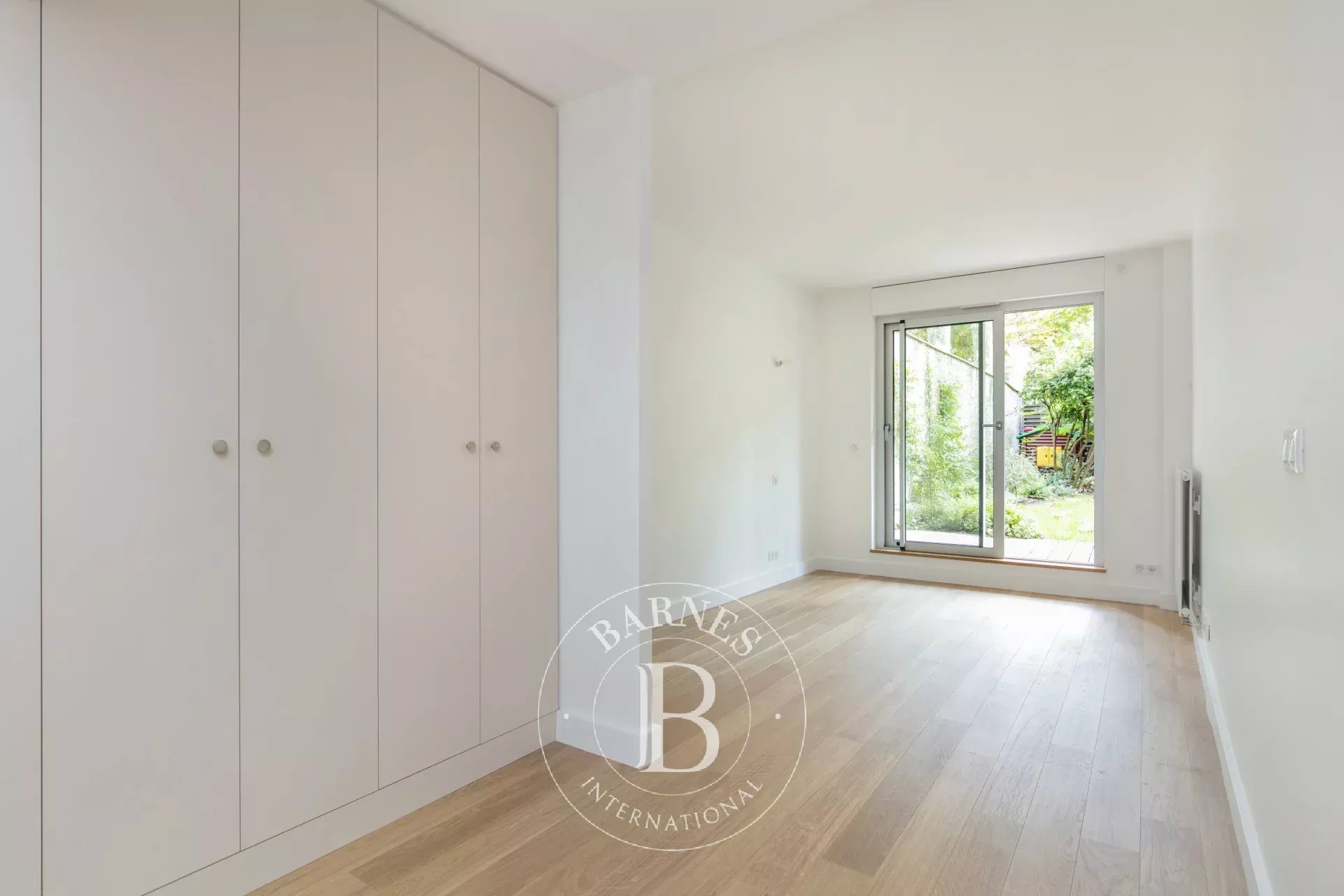 Neuilly - Inkermann - Garden Level - 3 Bedroom Dual-Aspect Apartment - picture 15