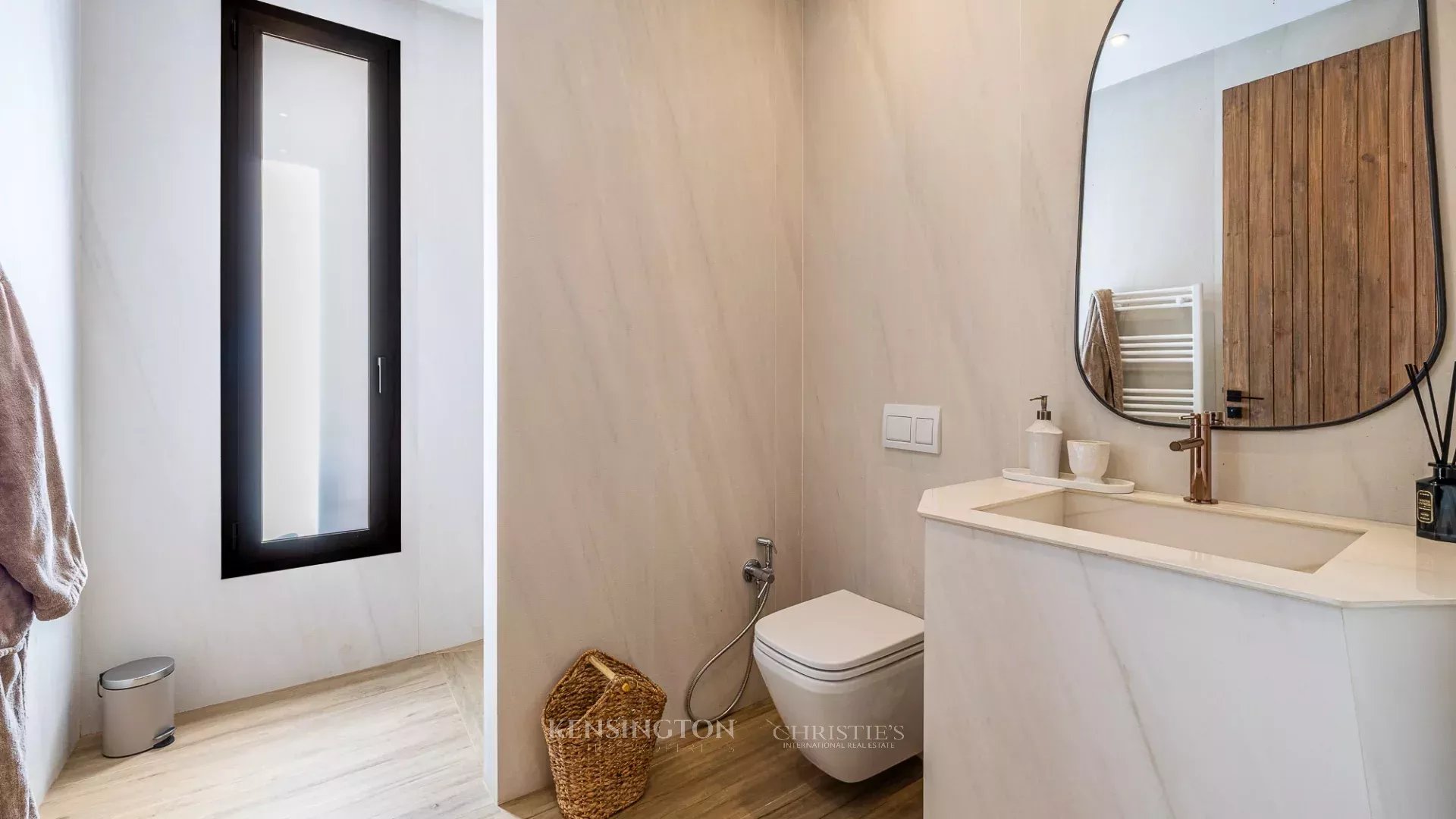 5 Bedroom Villa/Townhouse's Image 20