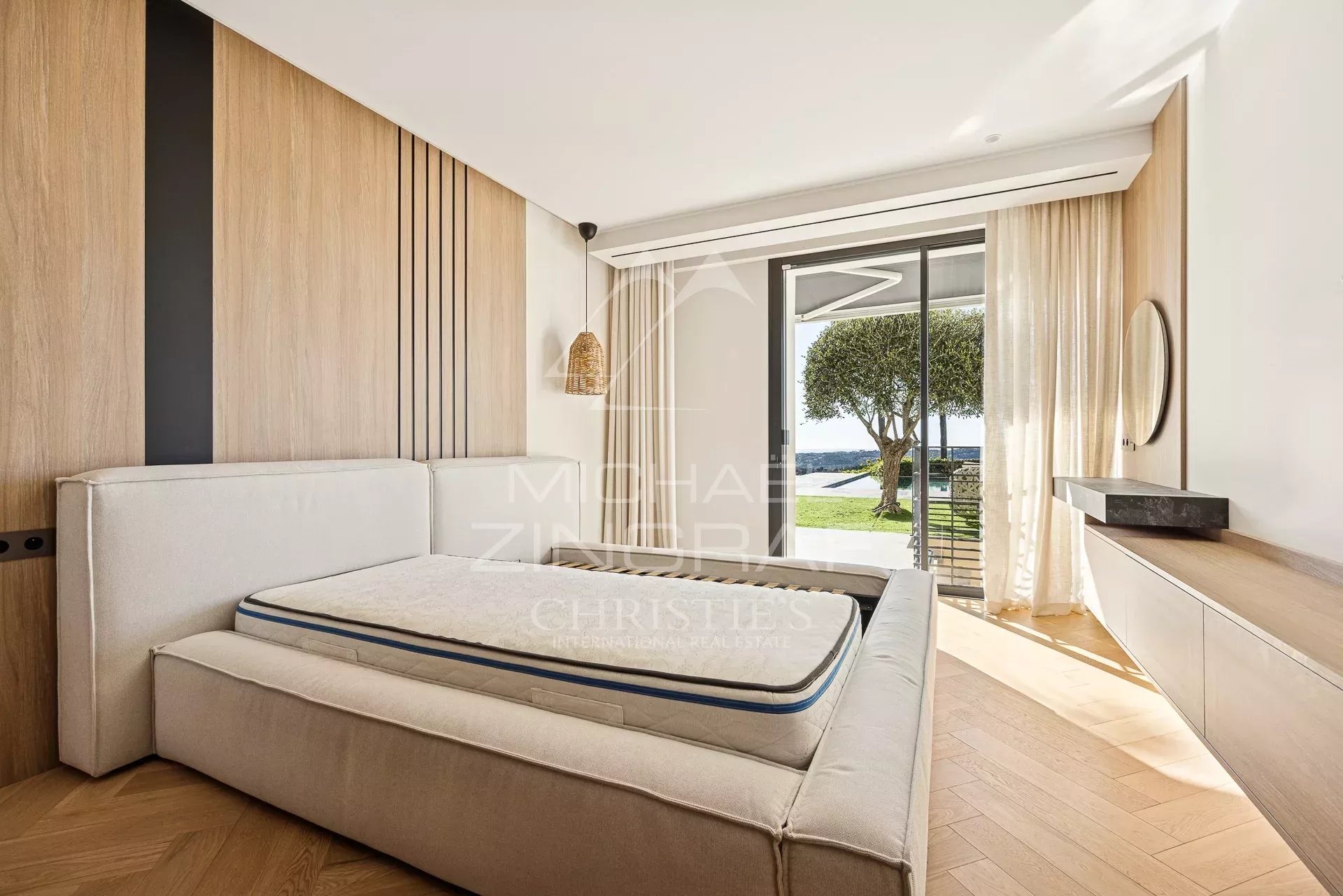 6 Bedroom Villa/Townhouse's Image 5