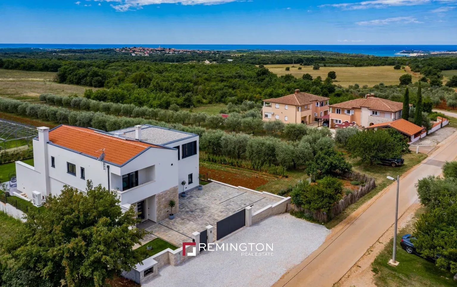 5 Bedroom Villa/Townhouse's Image 3