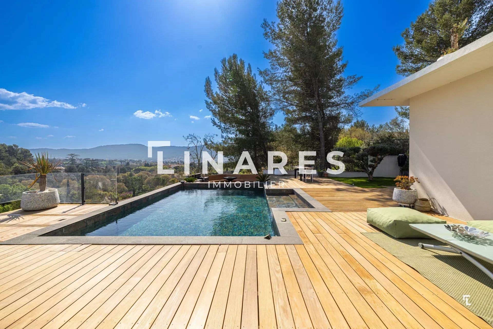 LA PANORAMIQUE - Villa T4 de 186m2 - Terrain 1000m2 - Piscine - Garage - 13011 LES ACCATES