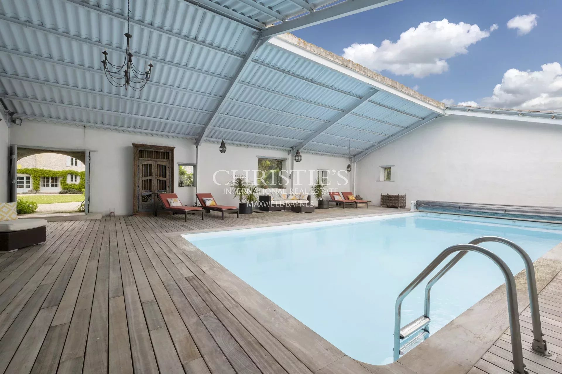 9 Bedroom Villa/Townhouse's Image 26
