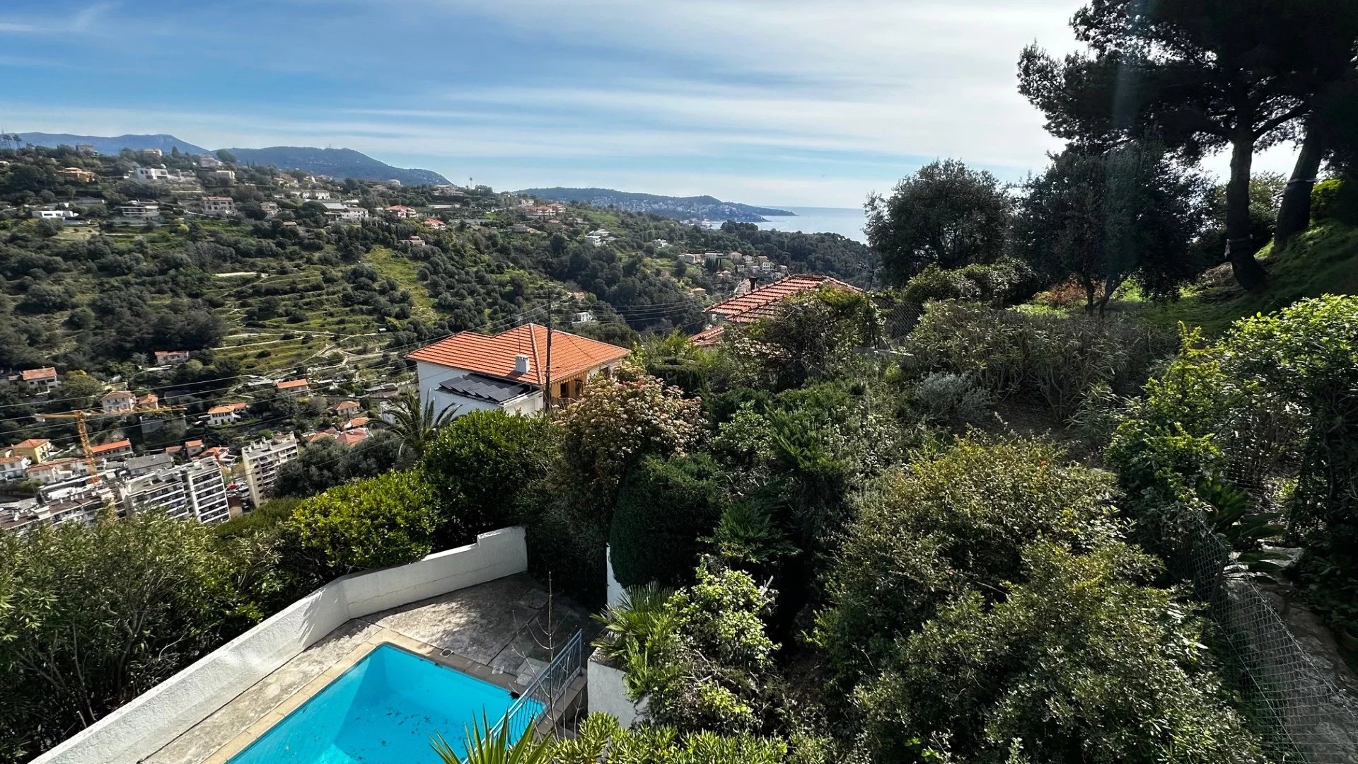 NICE OUEST - 3/4 PIECES AU CALME AVEC TERRASSE ET PISCINE