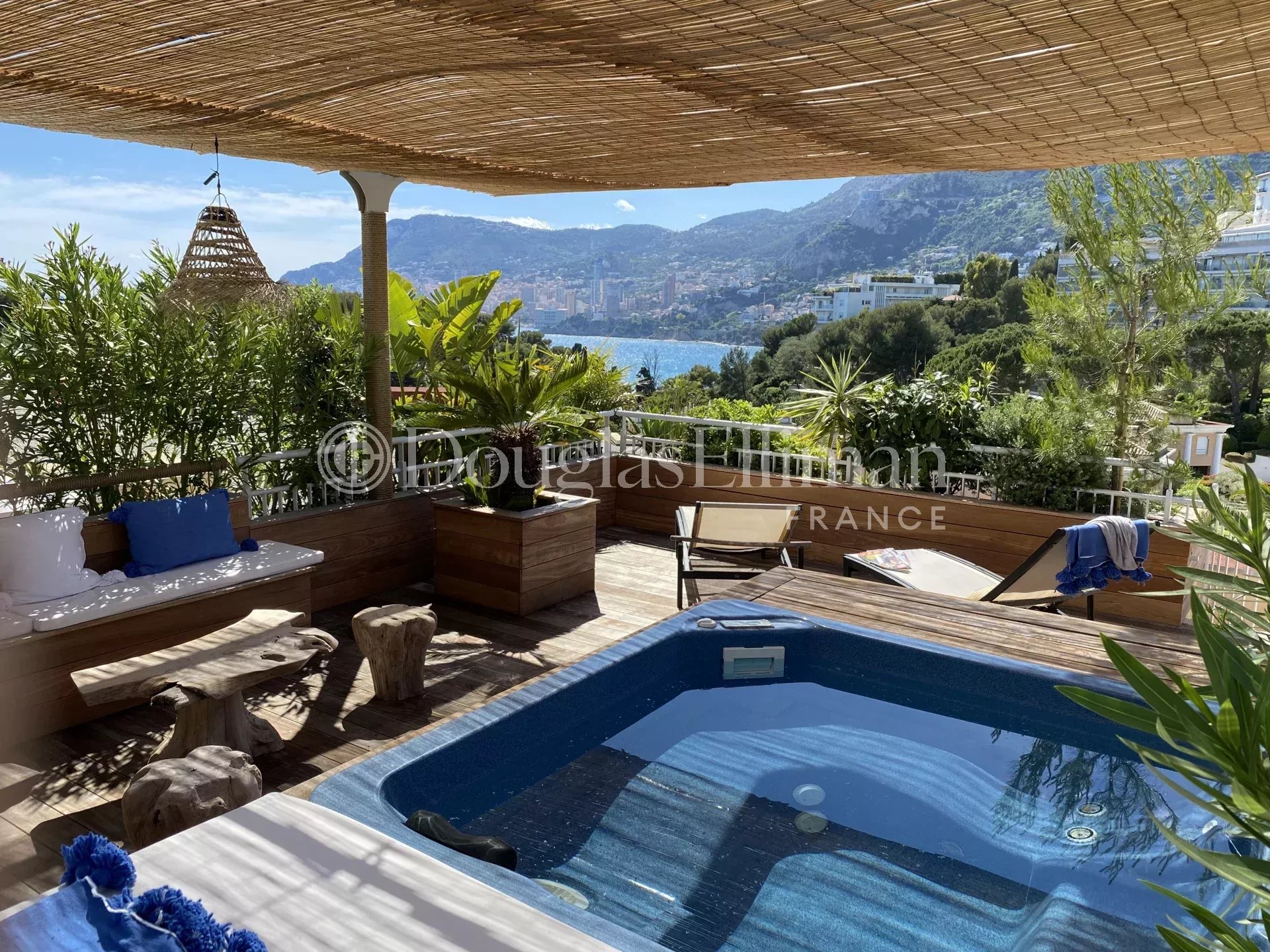 ROQUEBRUNE-CAP-MARTIN – Penthouse d’Exception avec Rooftop Privatif et Vue sur Monaco - Image nᵒ3